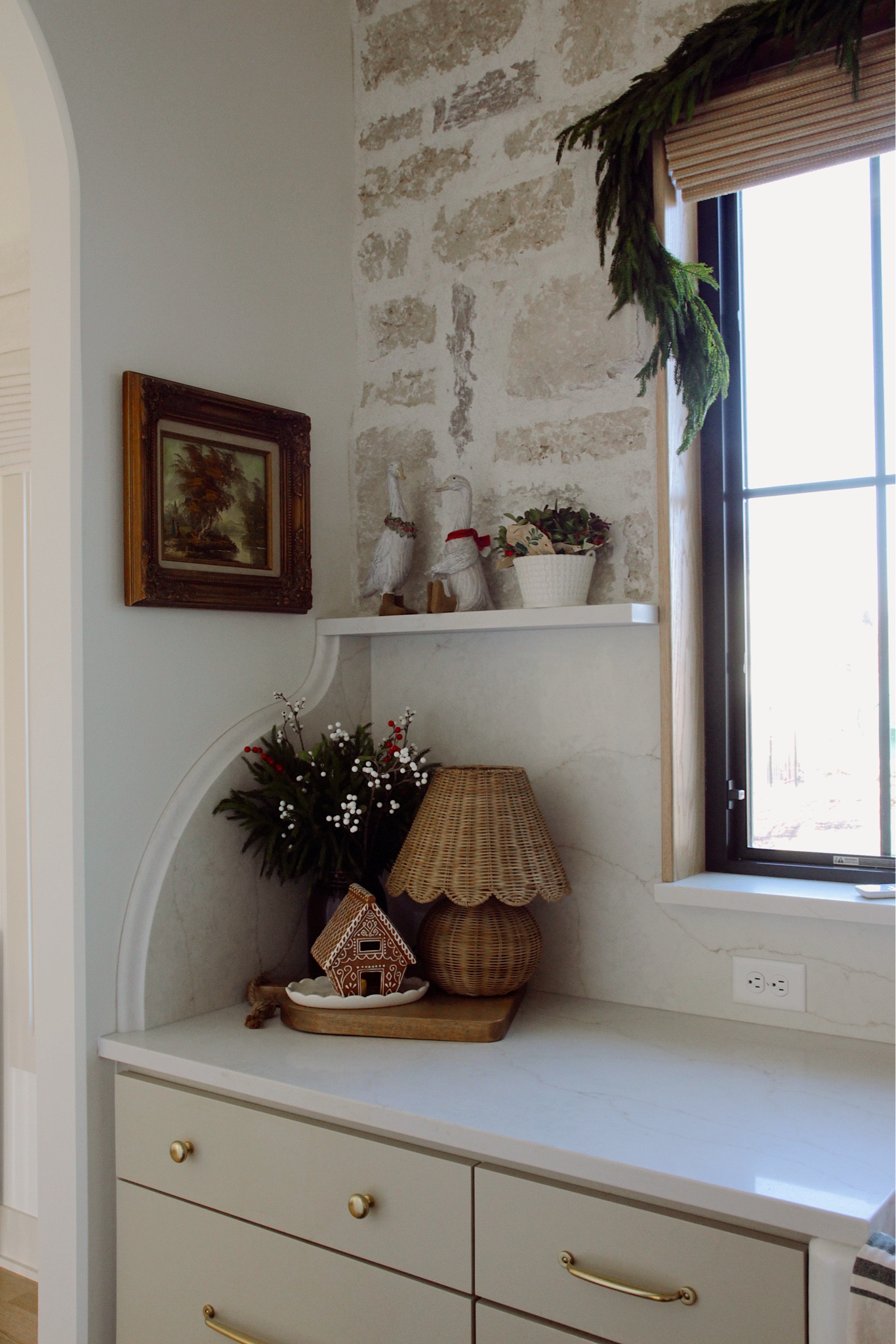 Get ready for this lamp to go live tomorrow!! It’s so stinkin cute. Click the link to the lamp and save it to your favorites so you can purchase tomorrow before they run out! 



#LTKHoliday #LTKHome #LTKFindsUnder100