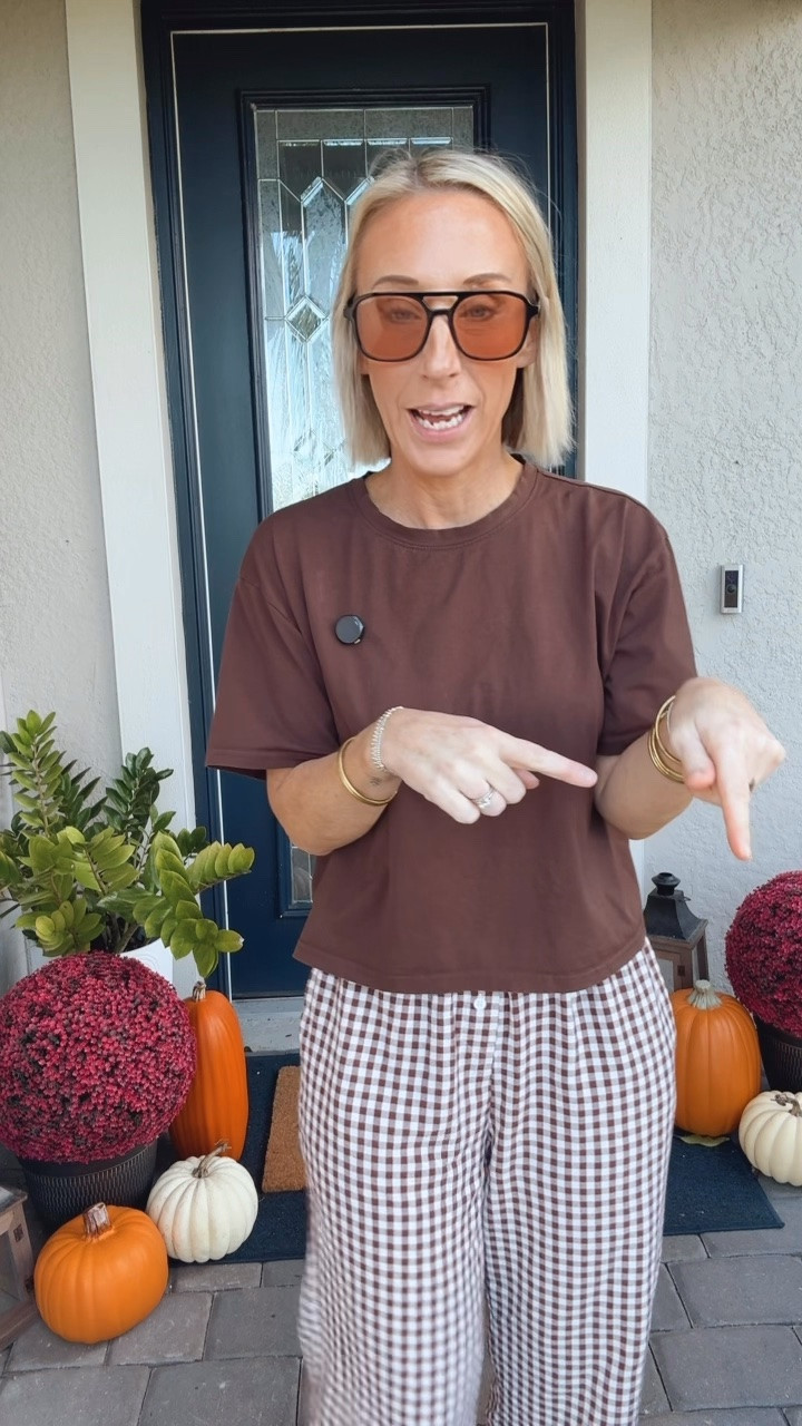 My bus stop ootd:
• brown t-shirt - size small. 
• brown gingham pants - size small.