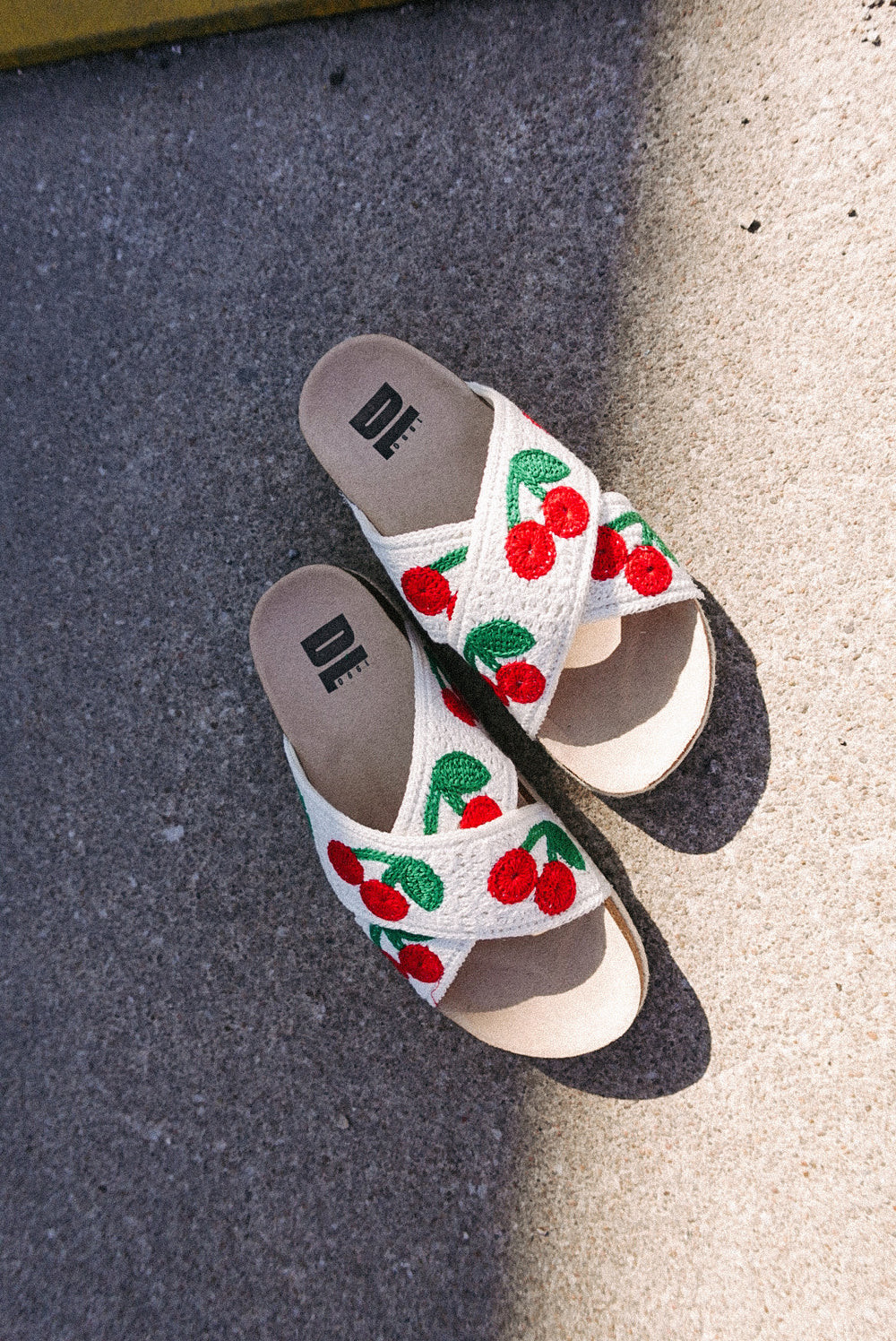 tacoma sandals - cherry | Etta & East