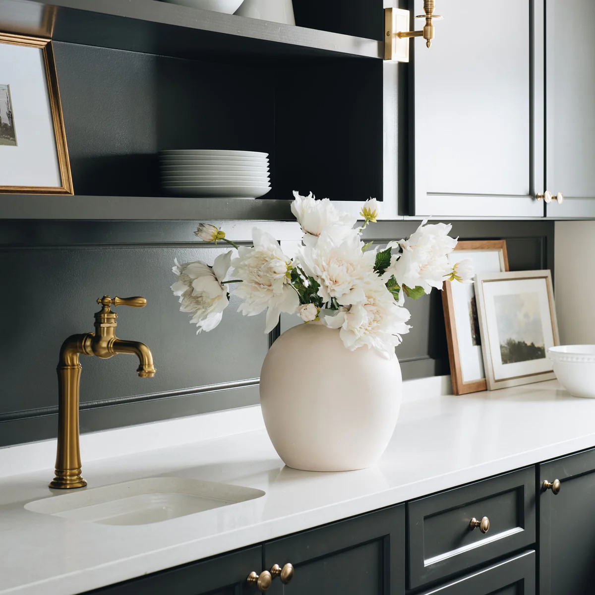 White Hydrangea in Glass Vase | Faux Flower Arrangements | Afloral | Afloral