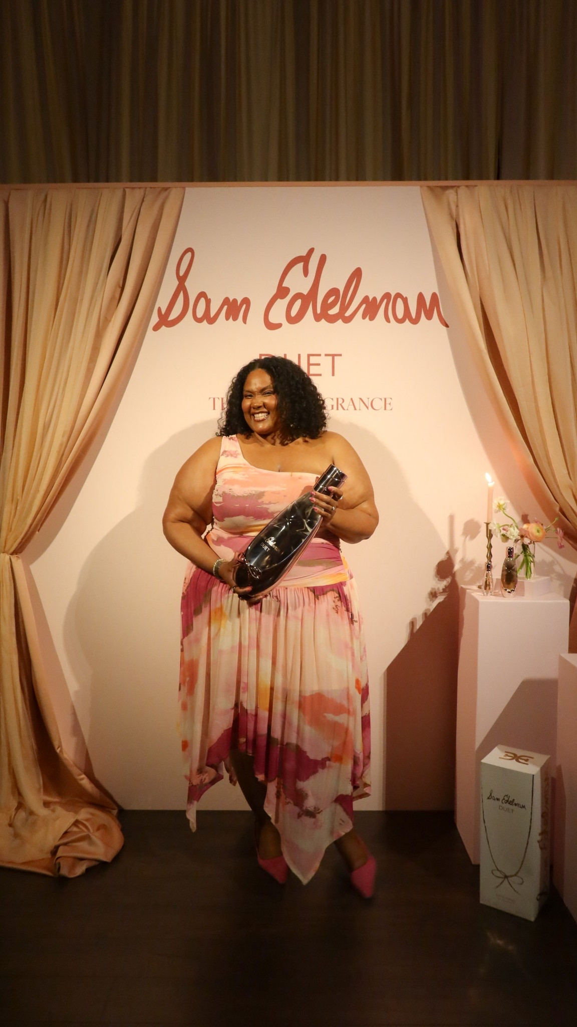 If you’re looking for a plus-size dress for a special occasion or even a last-minute destination wedding, this one is a dream. 💕 I’m honestly just trying to squeeze in every one of my summer outfits before Fall fully arrives in NYC.
Comment Pink & I’ll send this to your dm.

I wore this to the launch of Sam Edelman's new perfume and she was a hit