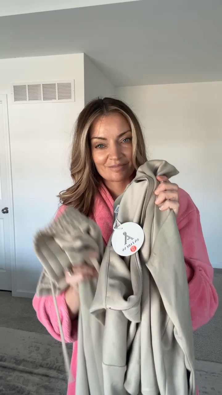 #weekendwear #loungeset 

#LTKMostLoved #LTKtravel #LTKstyletip