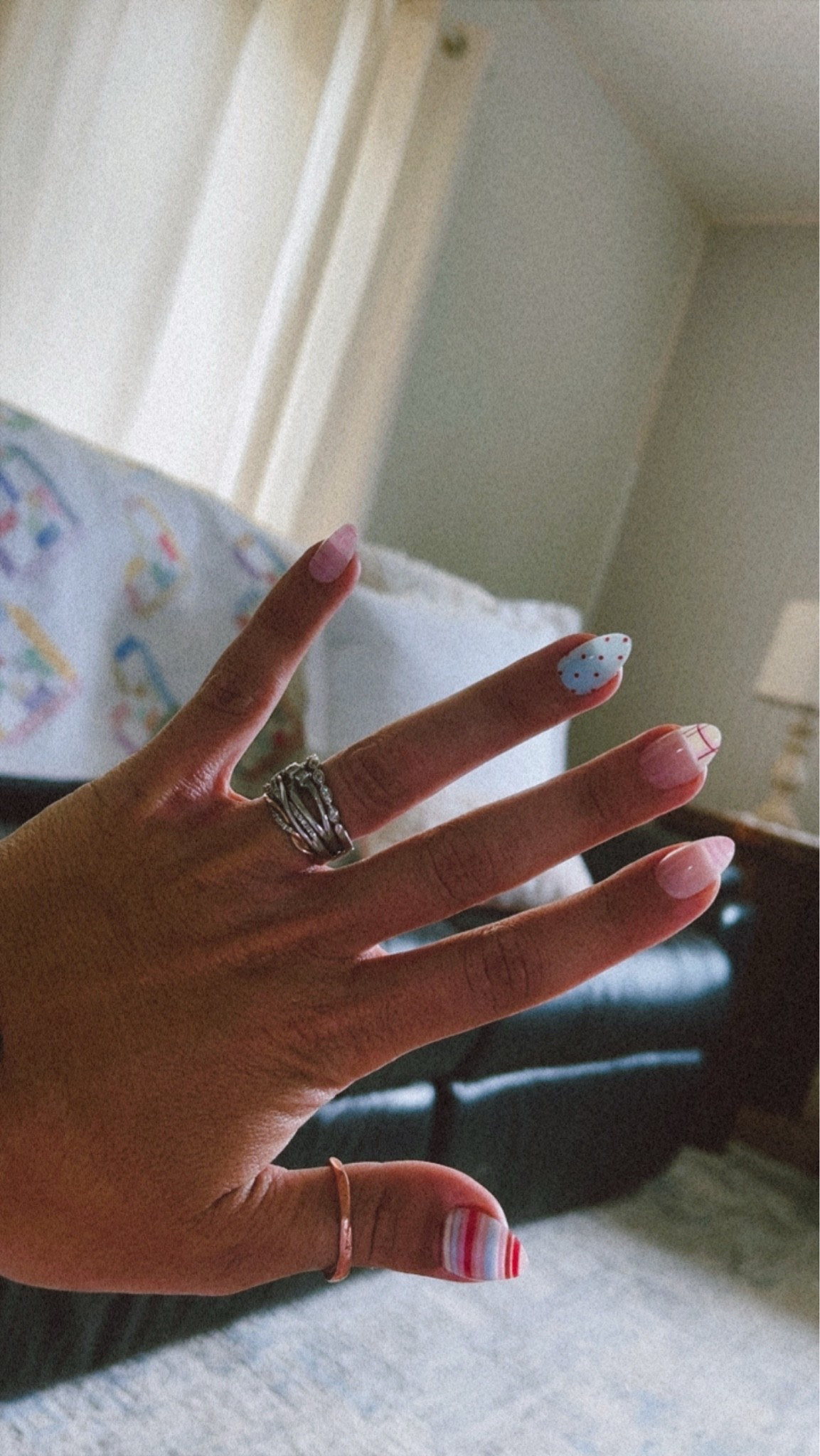 New nails 
DIY nails 
DIY manicure

#LTKmomlife