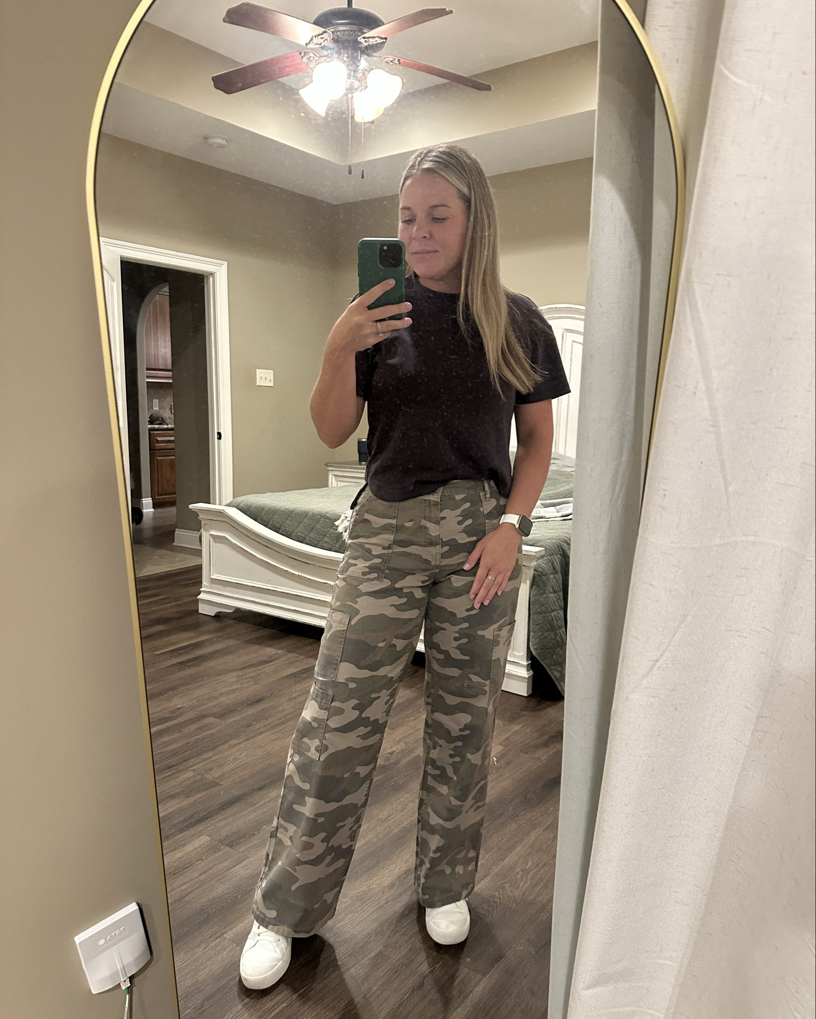 Camo cargo white tennis shoes basic tee fall transition

top small
cargos medium
shoes 8.5



#LTKStyleTip #LTKFindsUnder50 #LTKSeasonal