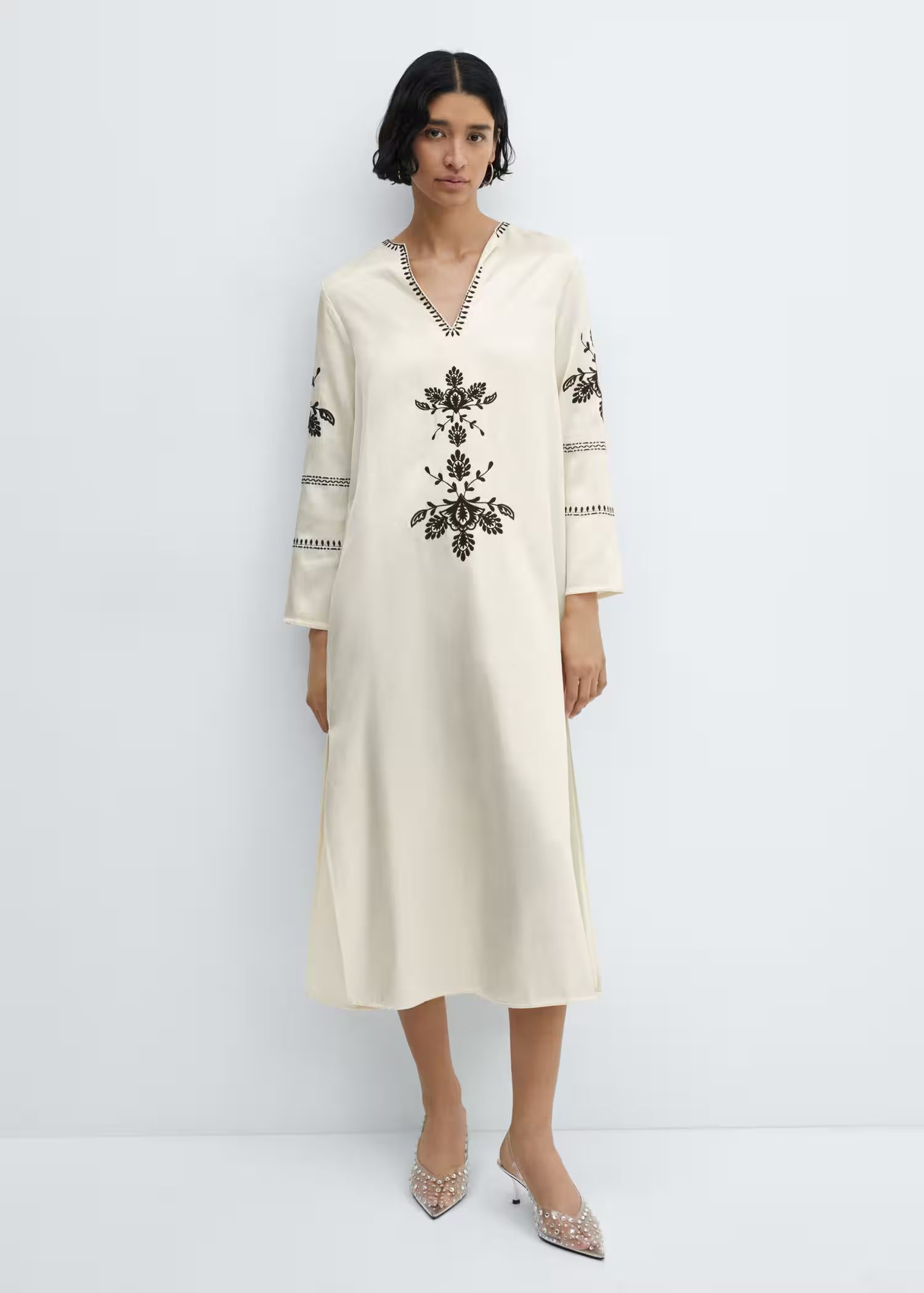Embroidered dress with side slit -  Women | Mango USA | MANGO (US)