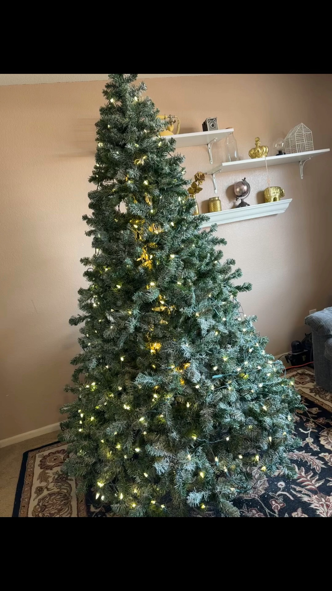 Gorgeous and classic. If you’re loving for a nostalgic Christmas tree, this is the one. I love the twinkle lights and embellishments, but there’s nothing like a classic tree. This one’s from Balsam Hill and it’s been around for so long. It’s thy kind of tree that you can stuff full or barely adorn and it’ll look beautiful. 🌲

#LTKmomlife #LTKSeasonal #LTKOver40