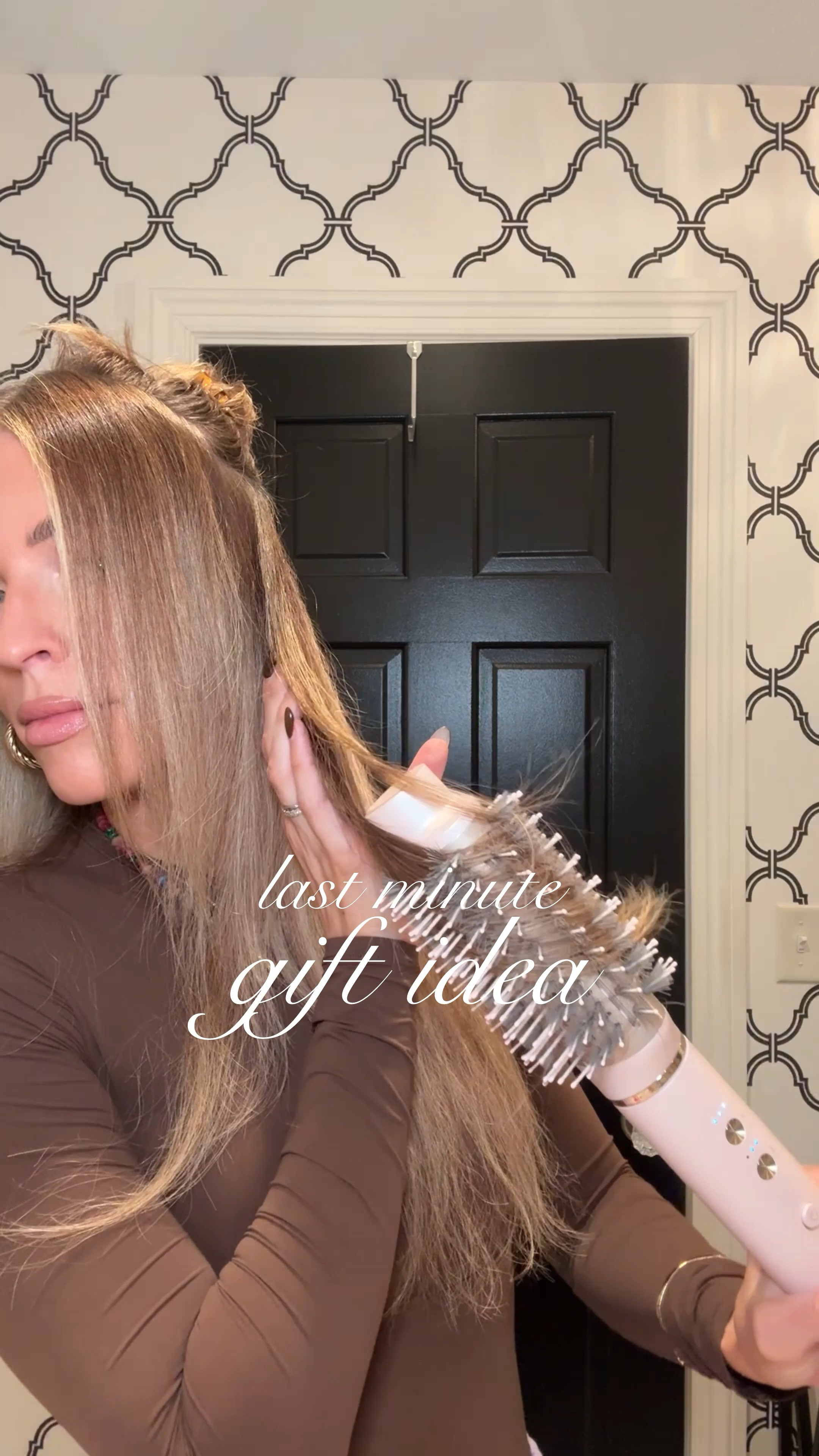 T3 Aire 360 hair styler on sale & prime 💨 also comes with blow dryer & curling attachments

#LTKGiftGuide #LTKHoliday #LTKBeauty