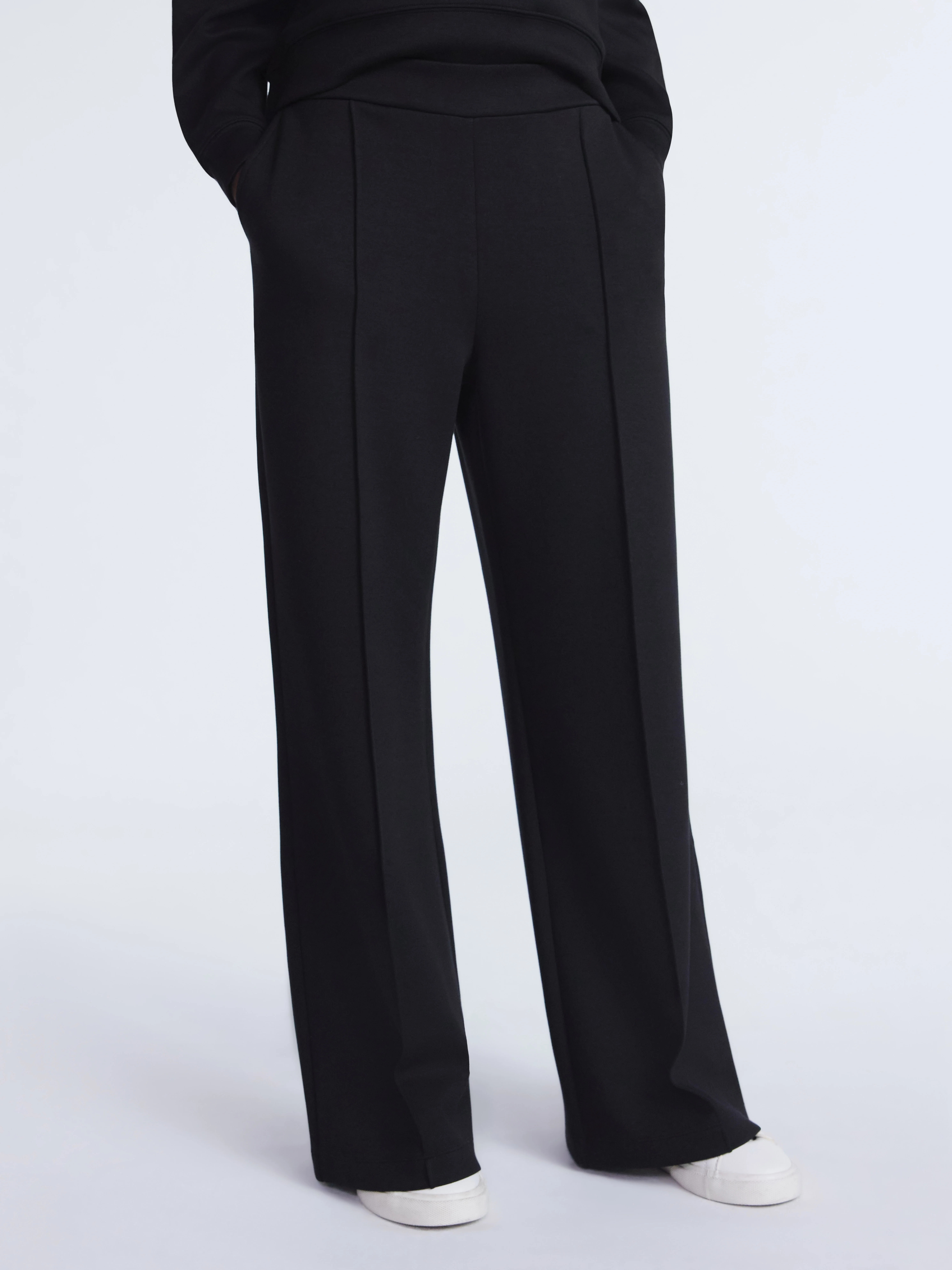 Scoop Women's and Plus Scubaknit Seamed Sweatpants, Regular, Short Lengths, Sizes XS-4X | Walmart (US)