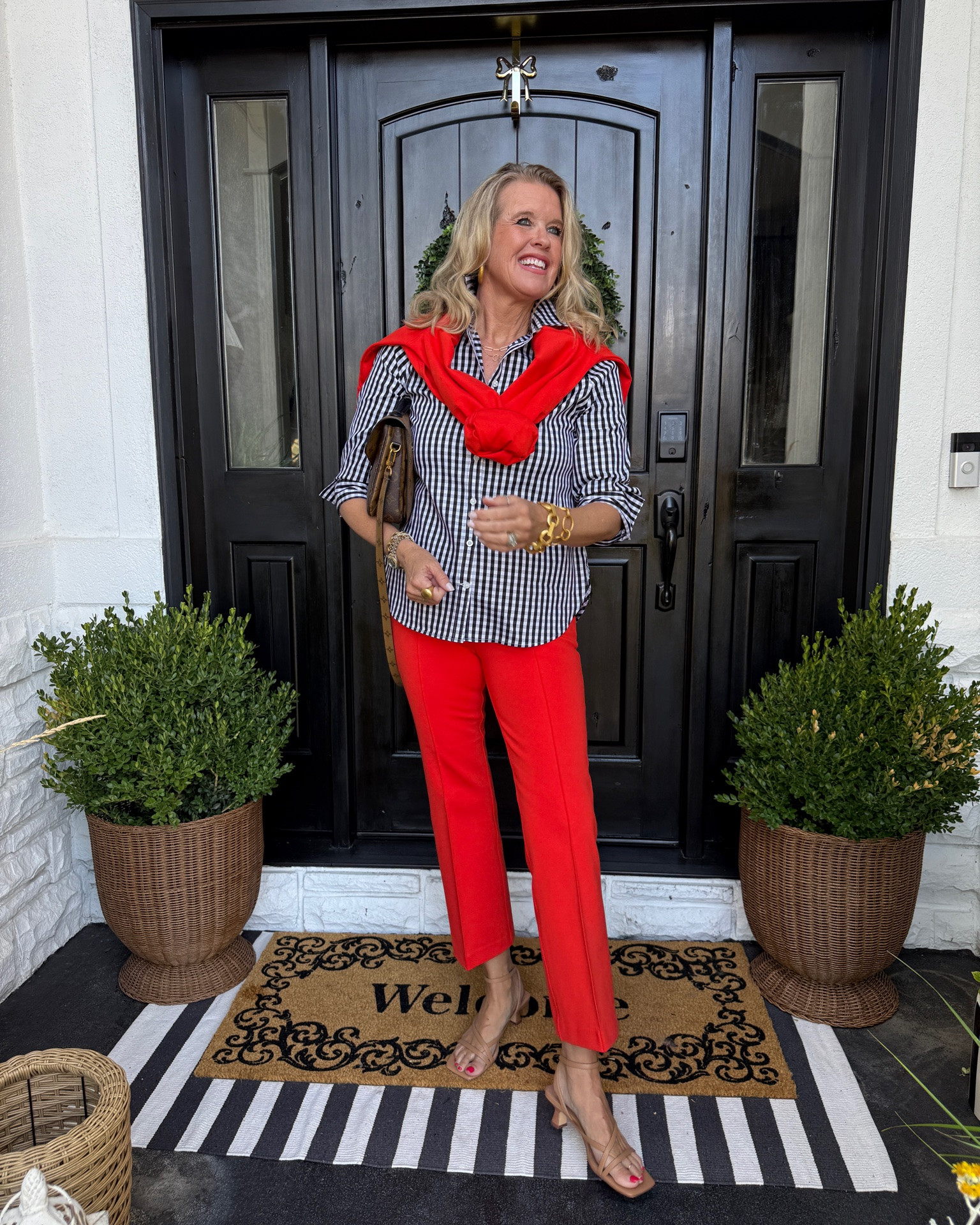 🚨Spanx 25% off entire site sale… 

Here are several outfit inspirations with several of the lastest Spanx pieces that transition for now into Fall🍂

I wear a medium in all pieces
Pants, dresses, shorts, tops, air essentials and sports

I also have a 15% off code: Deardarcyxspanx

#LTKSaleAlert #LTKOver40 #LTKootd
