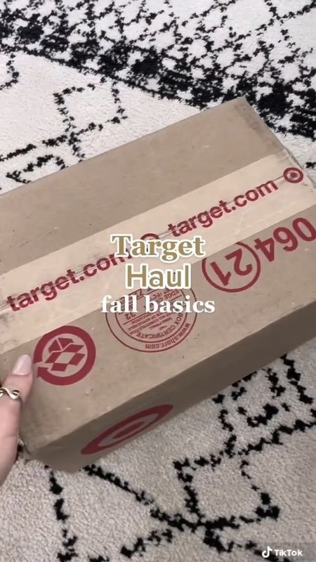 @target has some of the best fall basics right now. Ordered a medium in tops and smalls in sweatpants, a size 4 in jeans. #targetfashion # fallhaul

#LTKSeasonal #LTKunder50 #LTKstyletip
