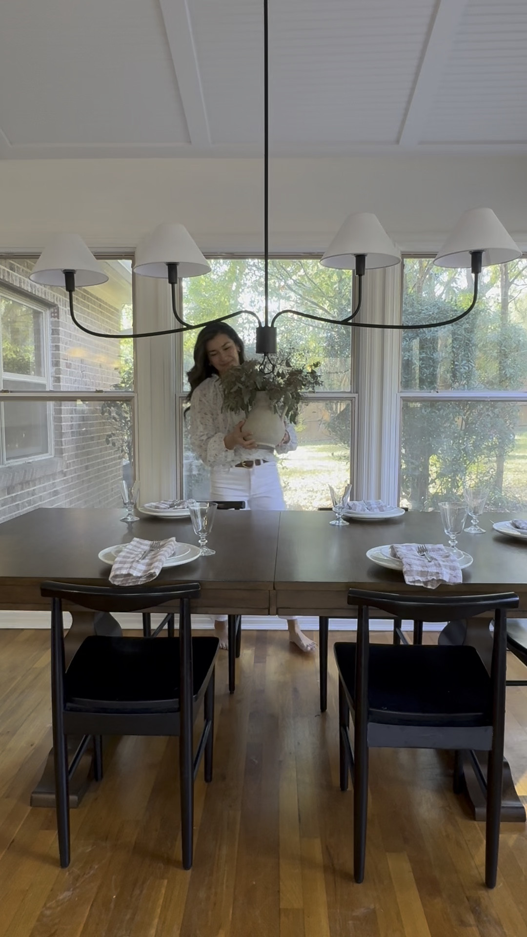 Dining room details
Dining table with leaf
Chandelier
Light fixture 



#LTKHome