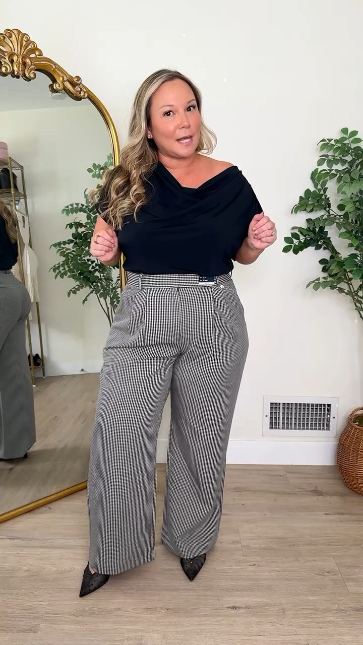Abercrombie is having a 20-40% off sale right now!! Use code SUITEAF for an extra 15% off!! I am wearing a large in the top and a 32 short in the pants

#LTKSaleAlert #LTKSeasonal #LTKPetite