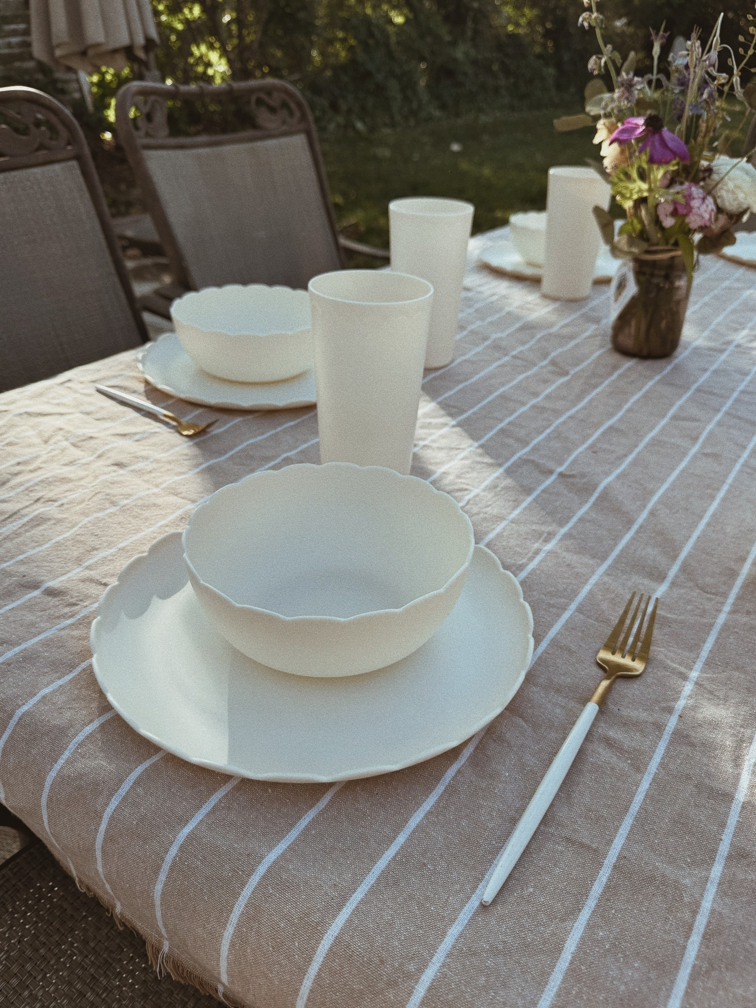 Soooo ready for all the outdoor dinners on our patio this summer 😍🫶🏼 Love our outdoor tableware from Walmart! Everything was only .50 cents each!