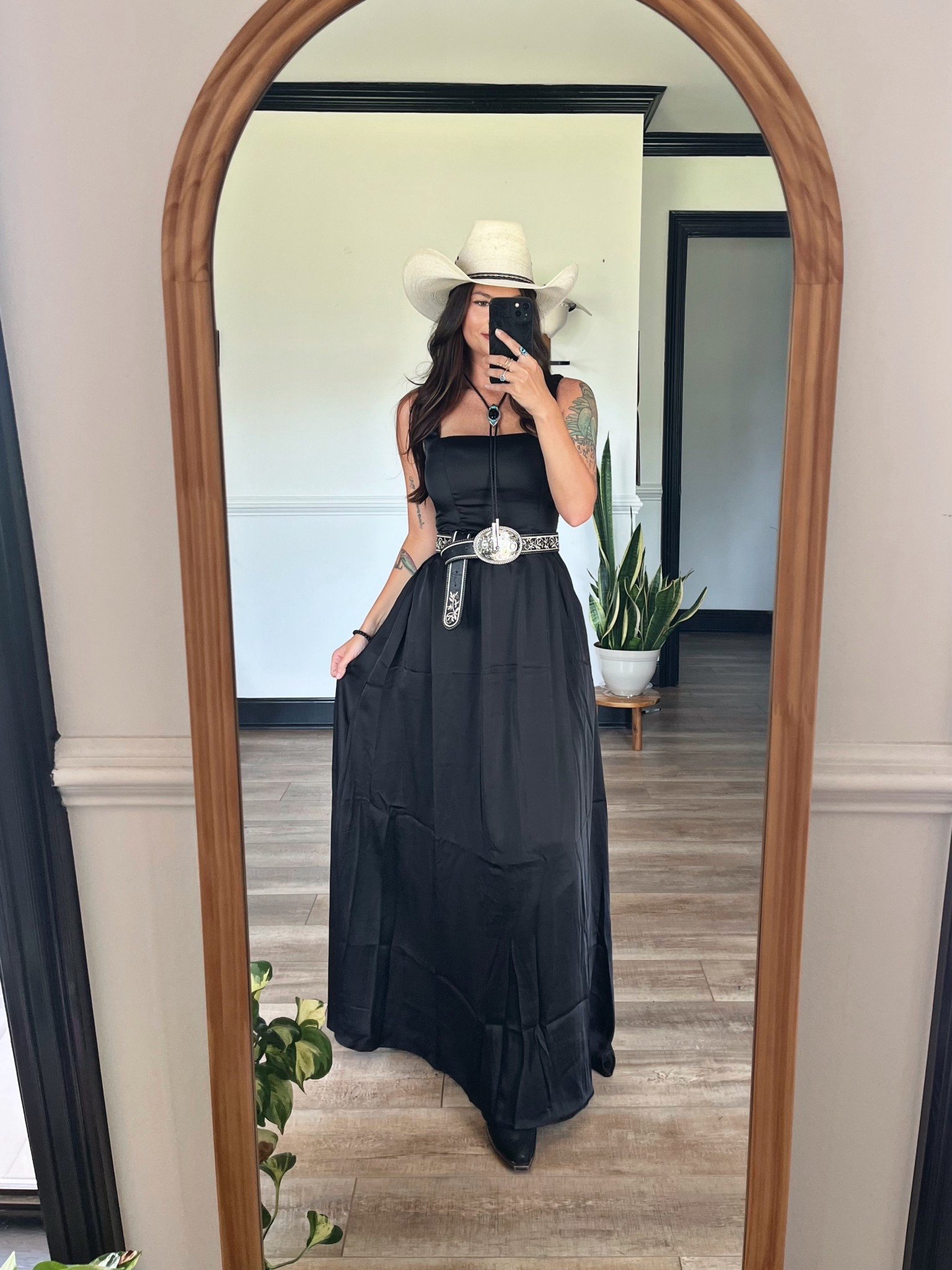 Gorgeous little black dress moment! I have a similar one like this but it’s a mini! Pretty much scored the maxi version of it here. Added my western touches ofc. Wearing size 2

#LTKootd #LTKSeasonal