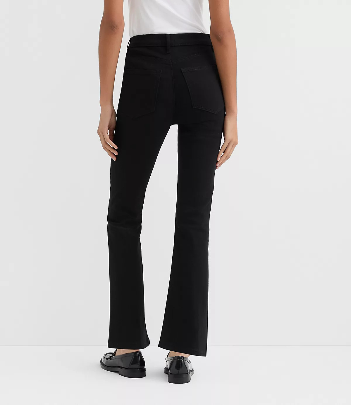 Rivete Curvy High Rise Kick Crop Jeans in Noir Wash | LOFT