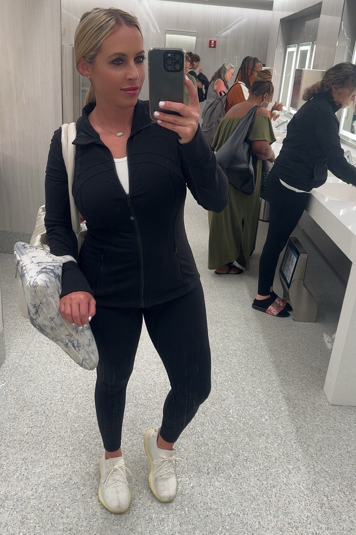 Travel outfit. Airport outfit 

#LTKTravel #LTKFindsUnder50 #LTKFindsUnder100