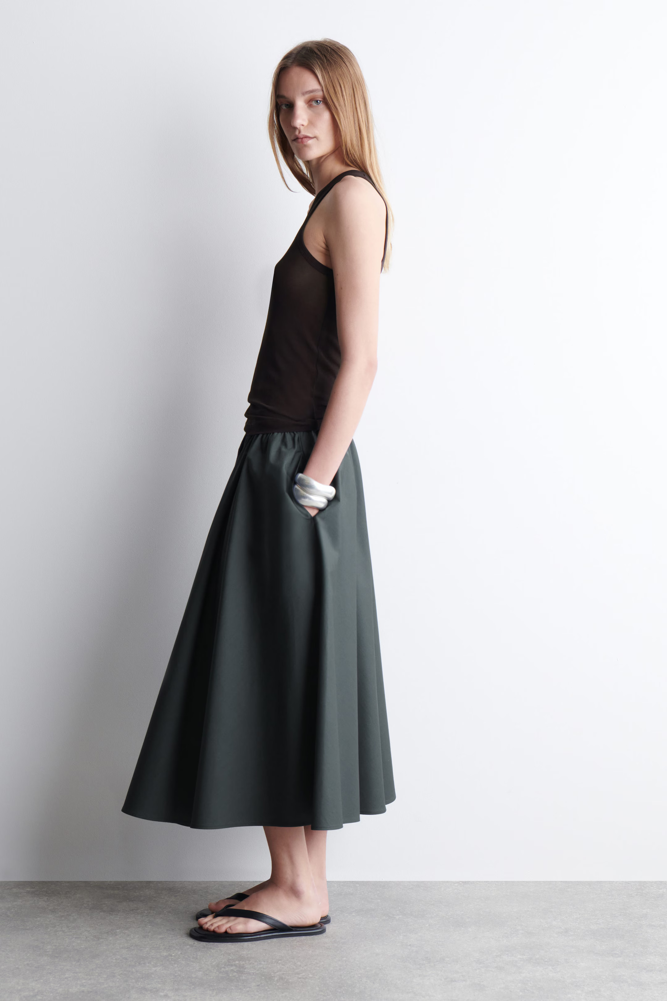 GATHERED A-LINE MIDI SKIRT - CHARCOAL | COS | COS UK