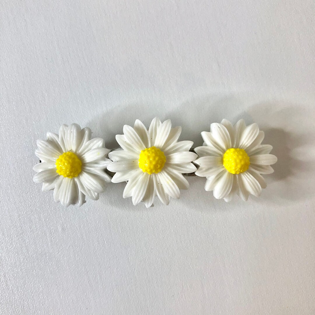 White Daisy Flower Handmade Hair Clip Barrette, Flower Girl Accessory - Etsy | Etsy (US)
