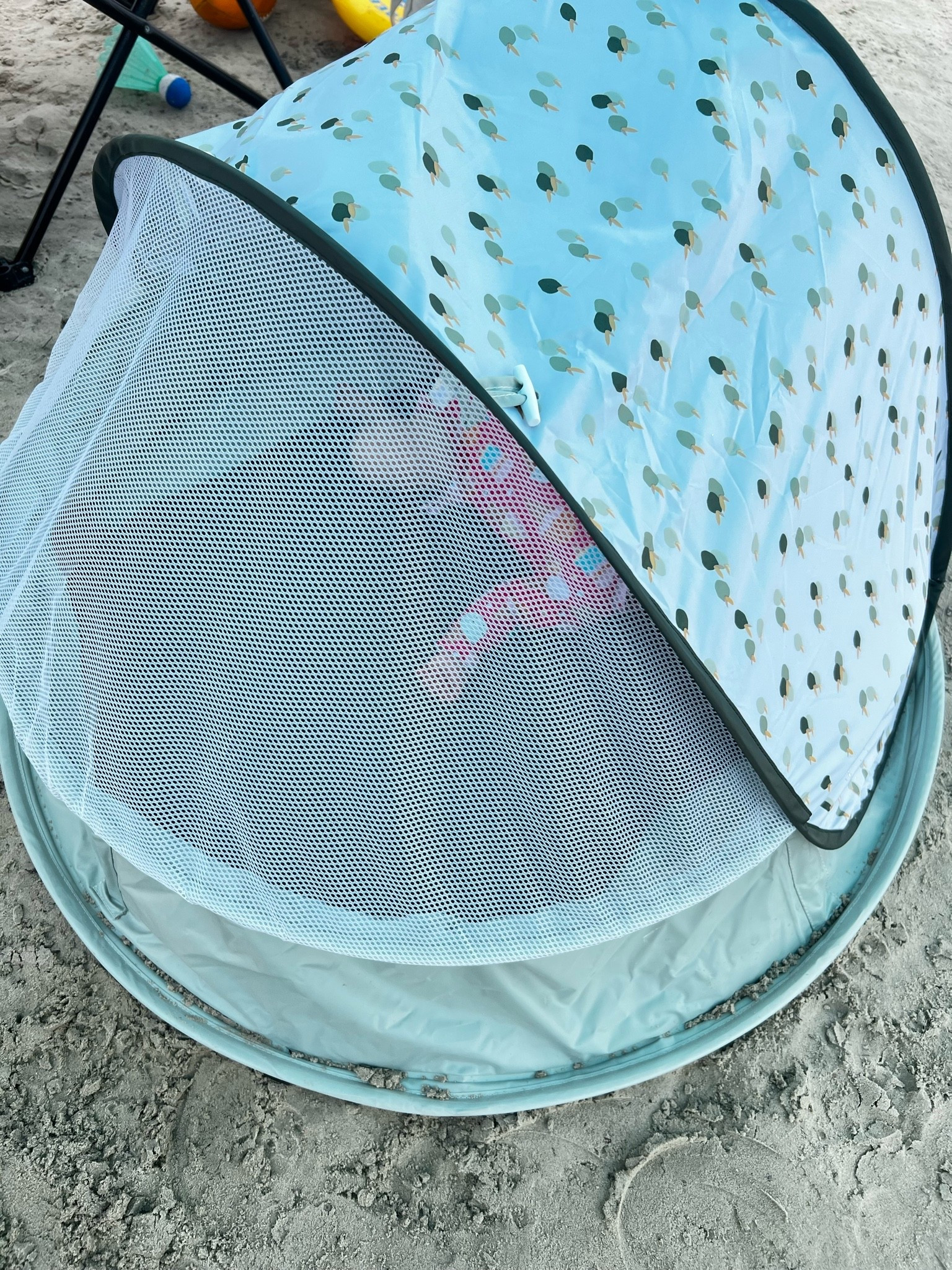Baby beach tent