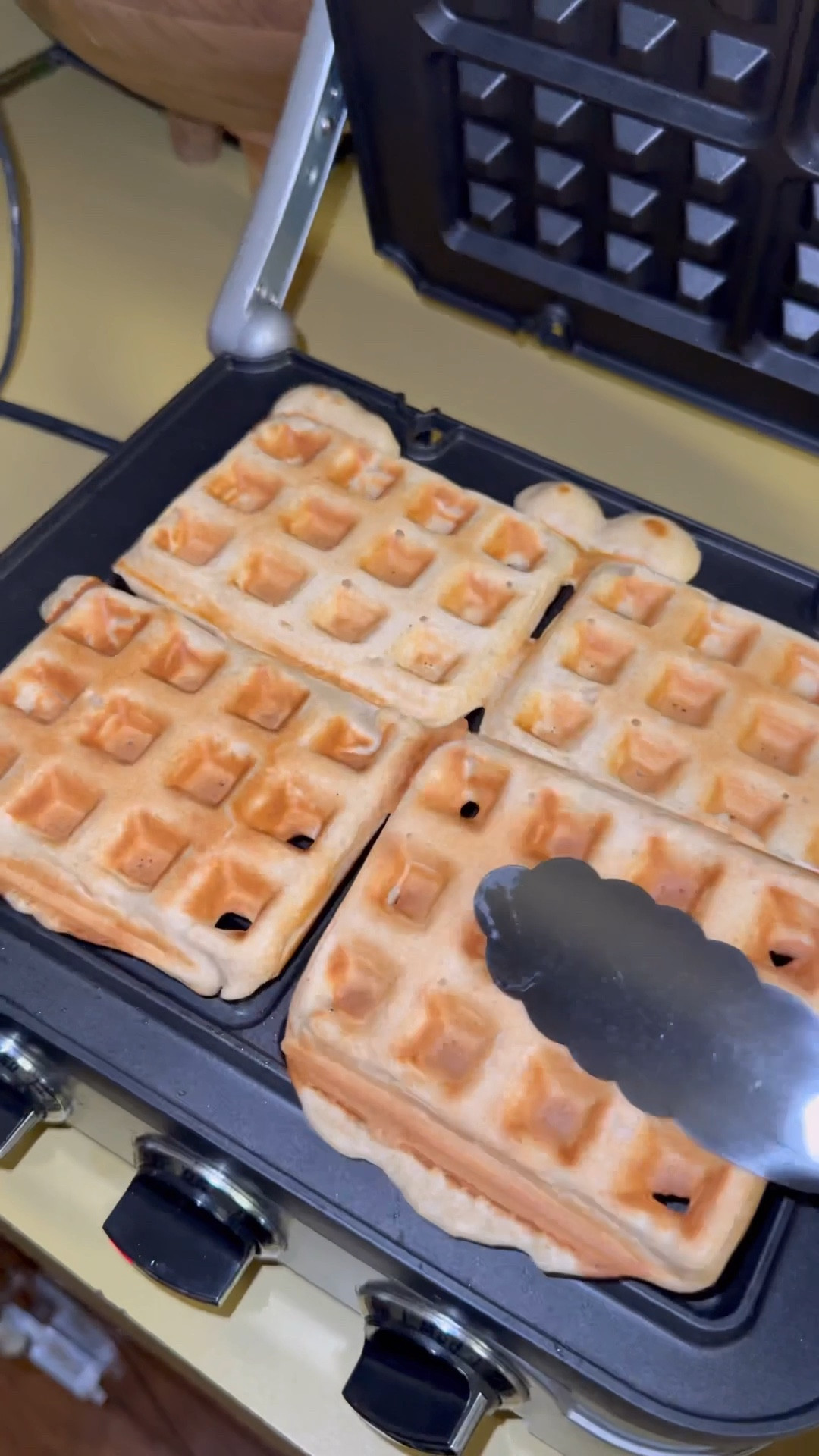 We got those waffle plates five years ago as a wedding gift, and I’m a little sad it took us so long to use them. They did not disappoint!! 😂🍗🧇 

#chickenandwaffles #cuisinart #griddlerecipes #bonelesschicken #maplesyrup #wafflemaker