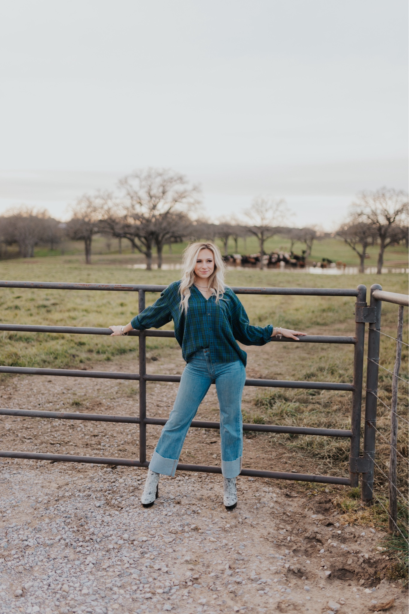 pull on your Alcalas Boots and conquer the day 🦋🦚🥂✨🤍

Kimes Ranch Olivia Jeans
Alcalas Boots Kyle Cowhide Platform Boot

#LTKfindsunder50