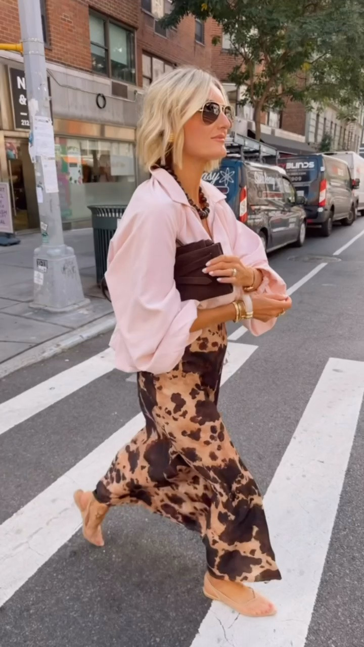 I’ve been loving pink and brown together for fall! The fun print on this skirt makes the whole look feel a little more elevated while still being so easy to wear. Wearing S/2!

Loverly Grey, fall outfit, pink and brown outfit, bomber jacket, pink jacket, Amazon fashion, brown skirt, mesh shoes, neutral shoes, elevated fall style

#LTKootd #LTKSeasonal