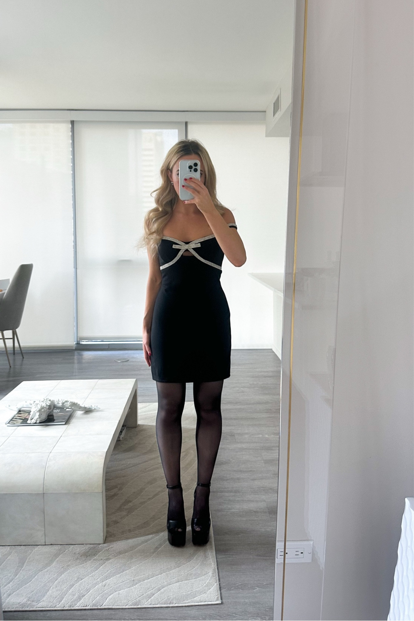 holiday party outfit


Little black dress, dress under $100, New Year’s Eve outfit idea, Bloomingdale’s dress

#LTKSeasonal #LTKStyleTip #LTKHoliday