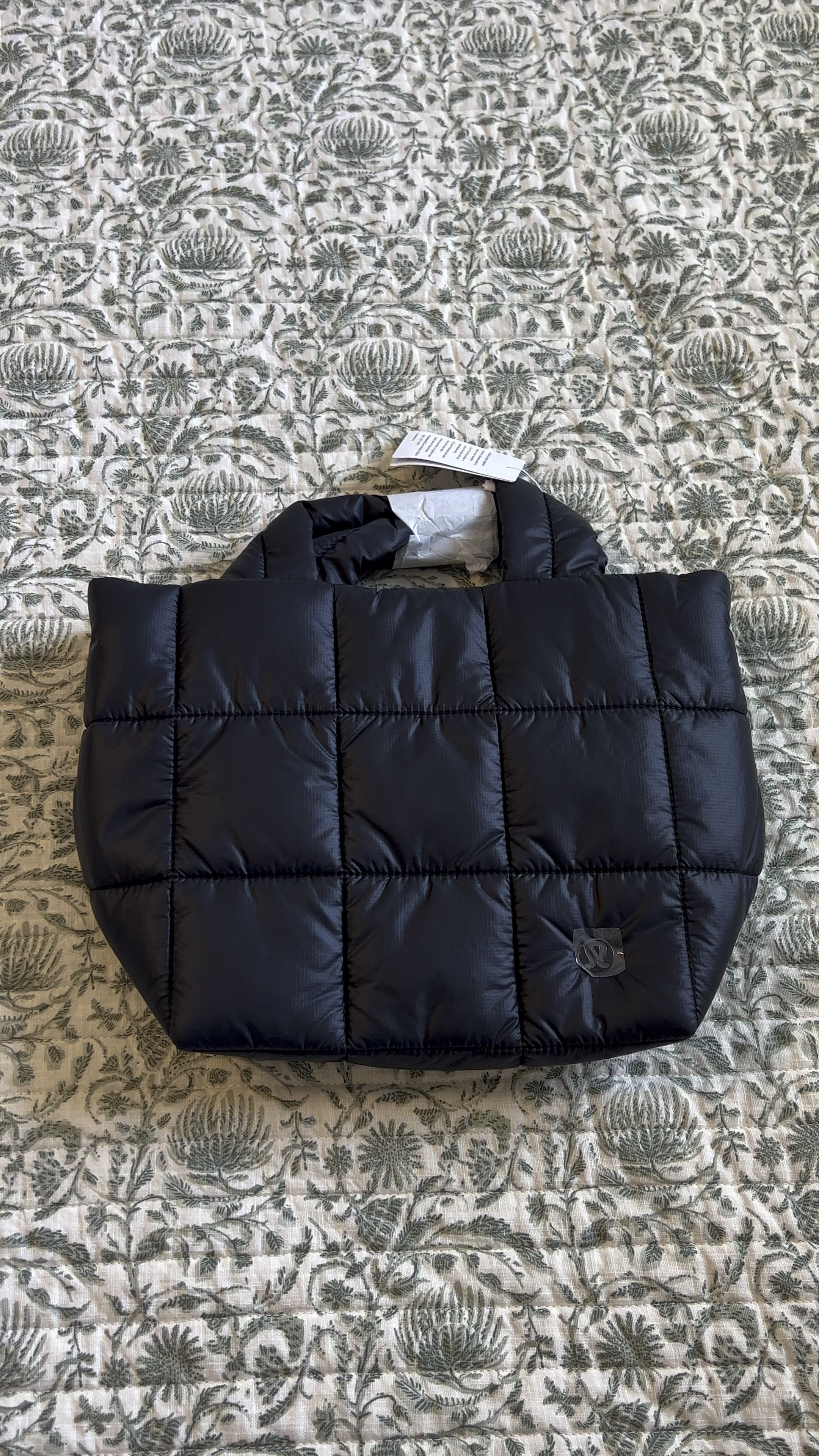 Lululemon Quilted Grid Crossbody! 
So cute🫶🏼

#LTKFind #LTKitbag #LTKunder100