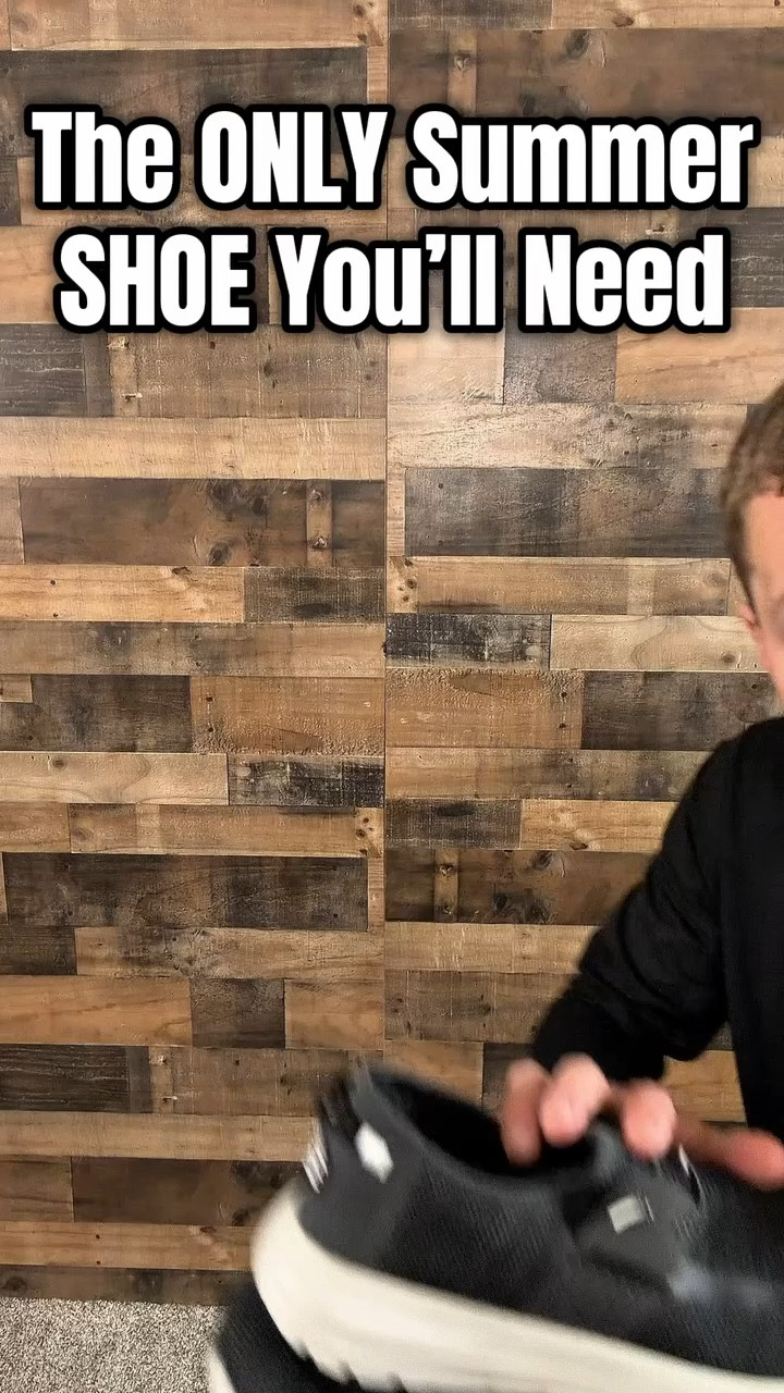 These HEYDUDE shoes are one of the most comfortable pairs I’ve tried. Lightweight, flexible, and easy to slip on. Perfect for everyday wear, travel, or when you just want something comfortable that still looks good.