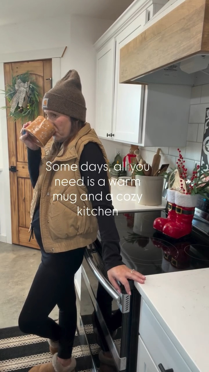 Some days, all you need is a warm mug and a cozy kitchen.
The slow December moments hit different. ☕️✨🎄

#CozyKitchenVibes #ChristmasKitchen #GingerbreadSeason #HolidayHome #BarndominiumLife #BarndominiumChristmas #DecemberDays #CozyHomeAesthetic #HolidayReels #SimpleHolidayMoments #CountryLivingStyle #TeaTimeVibes #WarmAndCozy #ChristmasInspo #HomeForTheHolidays

#LTKSeasonal #LTKHoliday #LTKGiftGuide
