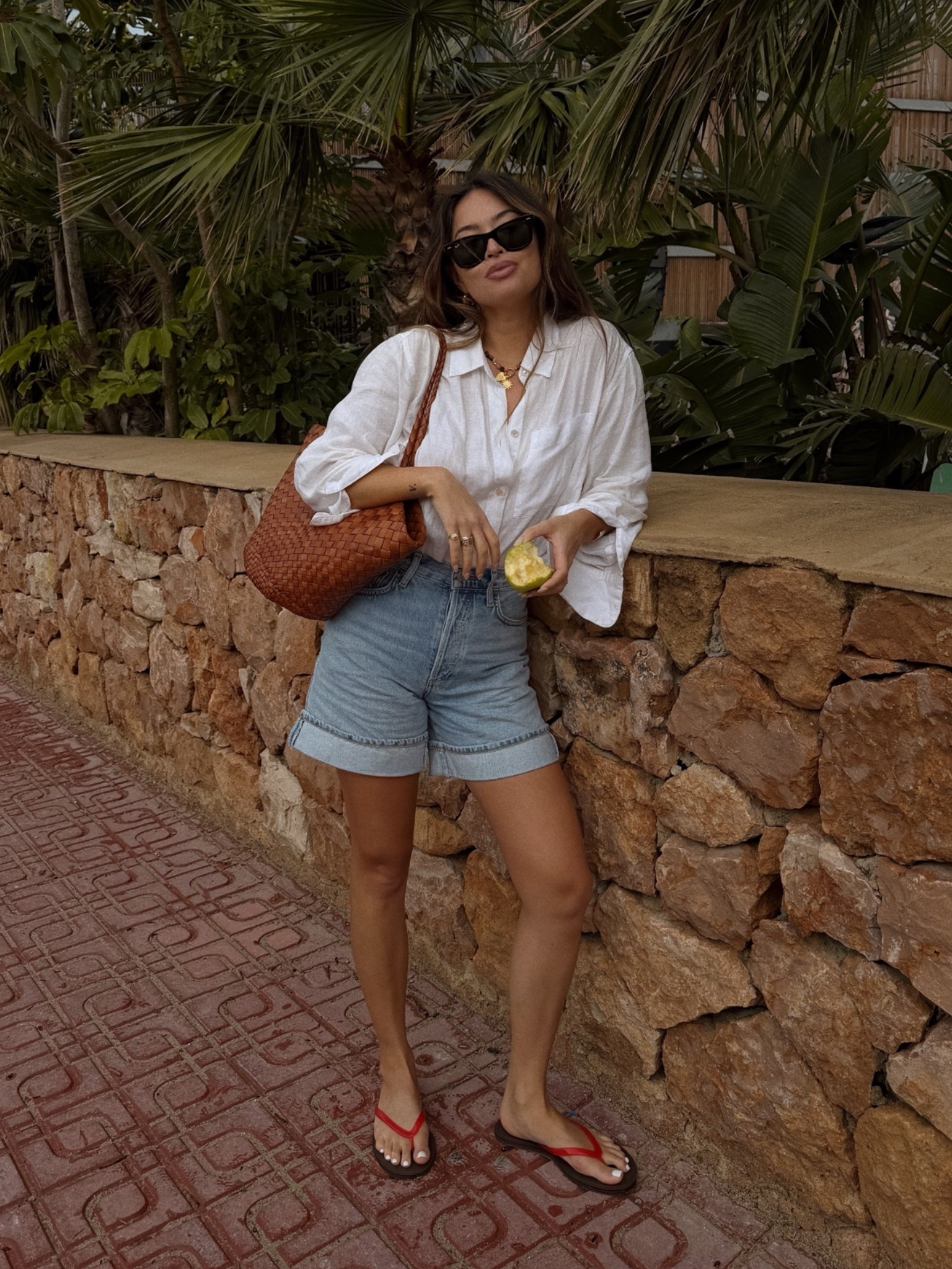 linen, denim & a little pop of red 🍅 #ltkuk #linenstyle #summeroutfit #eurosummer #denimshorts #quietluxury #holidaystyle

#LTKsummer