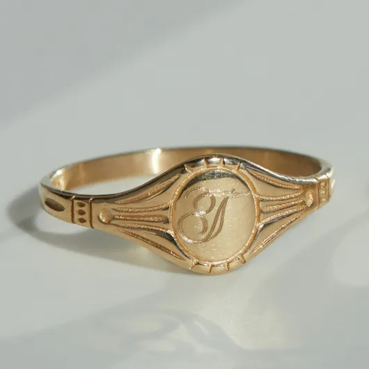 Grand Cygnet Gold Ring | Catbird