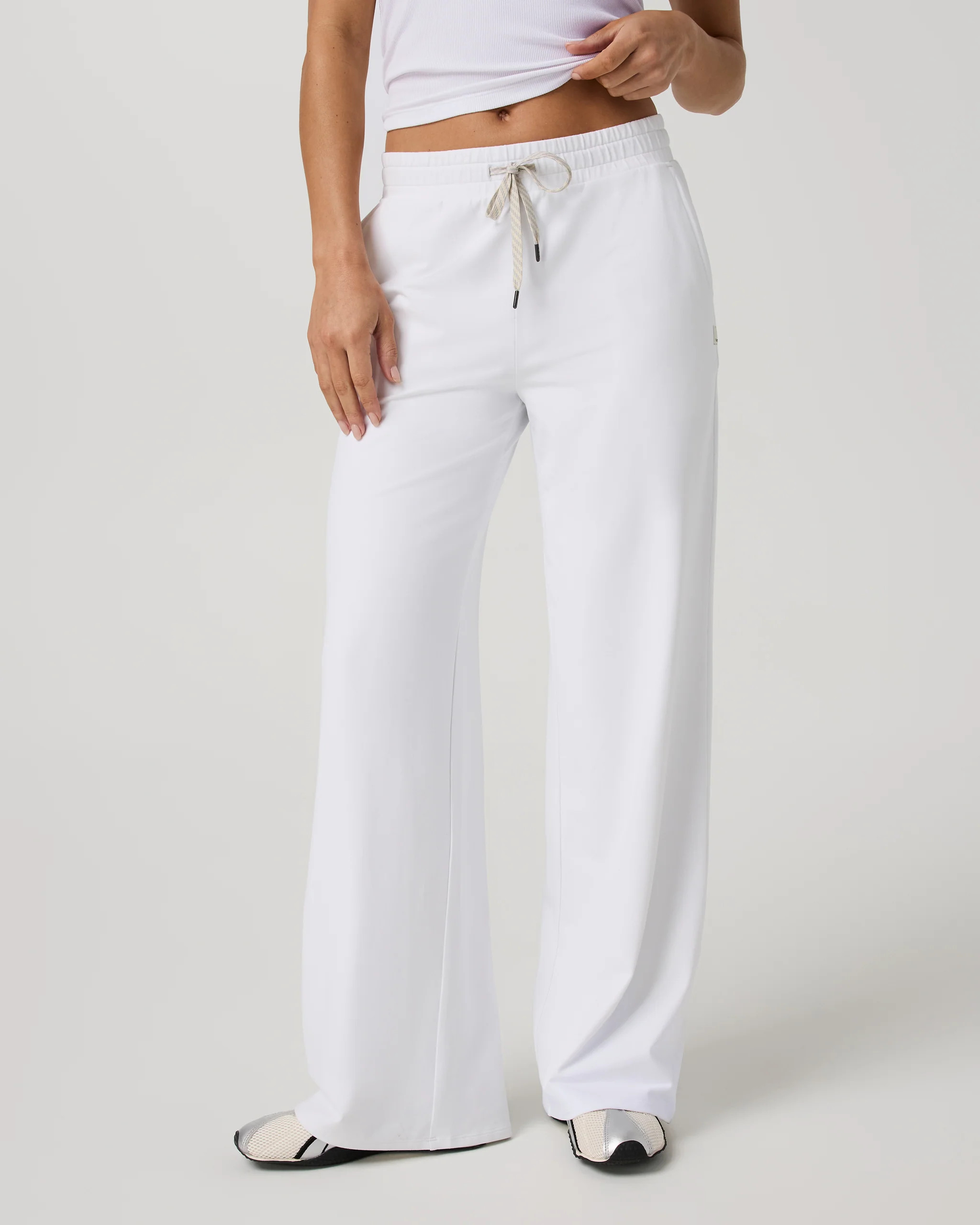 Halo Essential Wideleg - Short – Women's White Wideleg Pant – Pants – Vuori | Vuori Clothing (US & Canada)