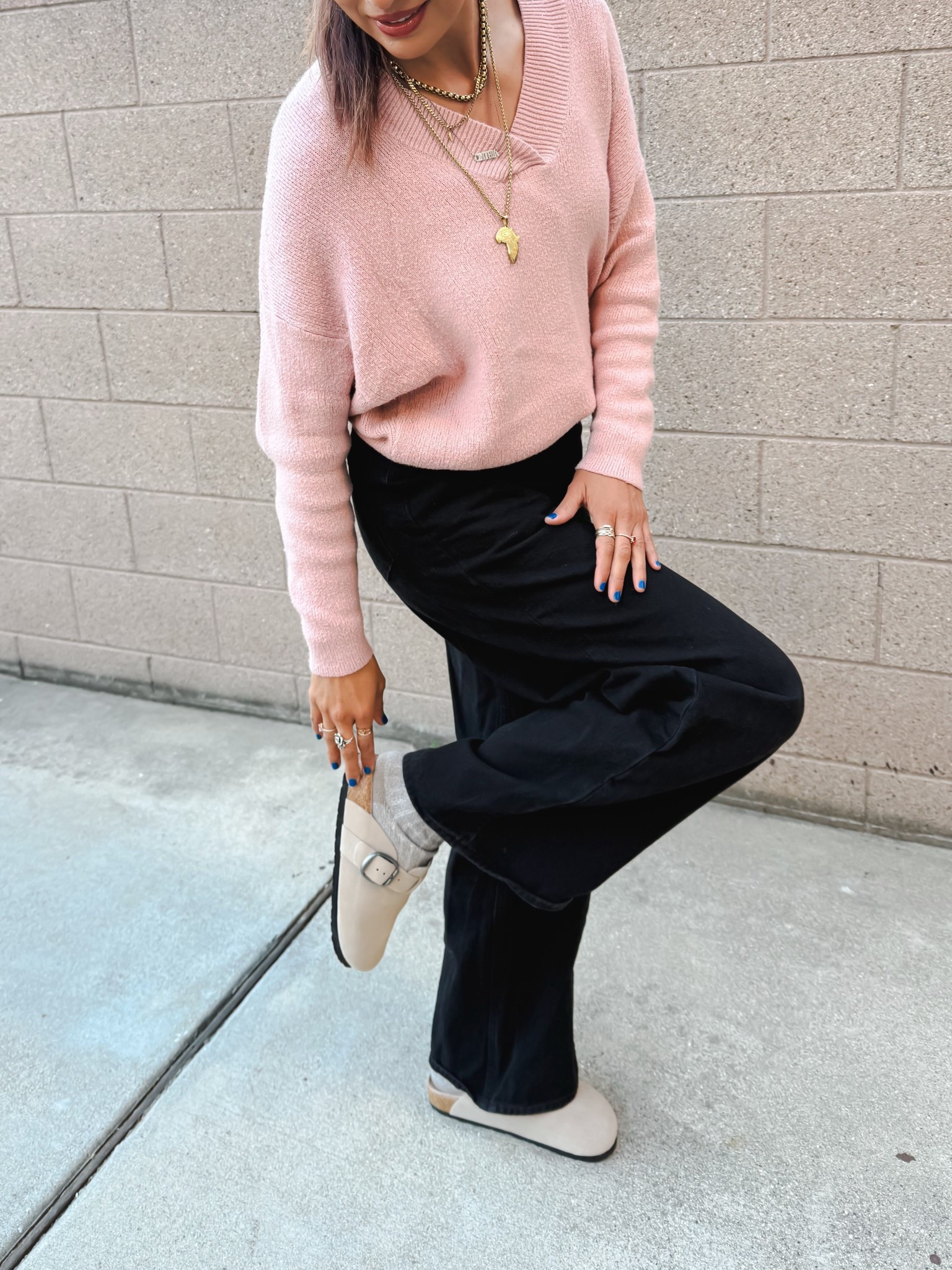 These FITORY suede clogs are my new everyday shoes 🤎 Lightweight, easy slip-on, and they actually have arch support! Perfect for travel days, office wear, lounging, or running errands. They go with everything and feel amazing on.
Wearing size 8.



clogs, suede clogs, arch support shoes, slip on shoes, comfy shoes, travel shoes, everyday shoes, lightweight shoes, neutral shoes, casual footwear, office shoes, lounge shoes, size 8 shoes, fall shoes, amazon shoes

#LTKootd #LTKFindsUnder50 #LTKGiftGuide