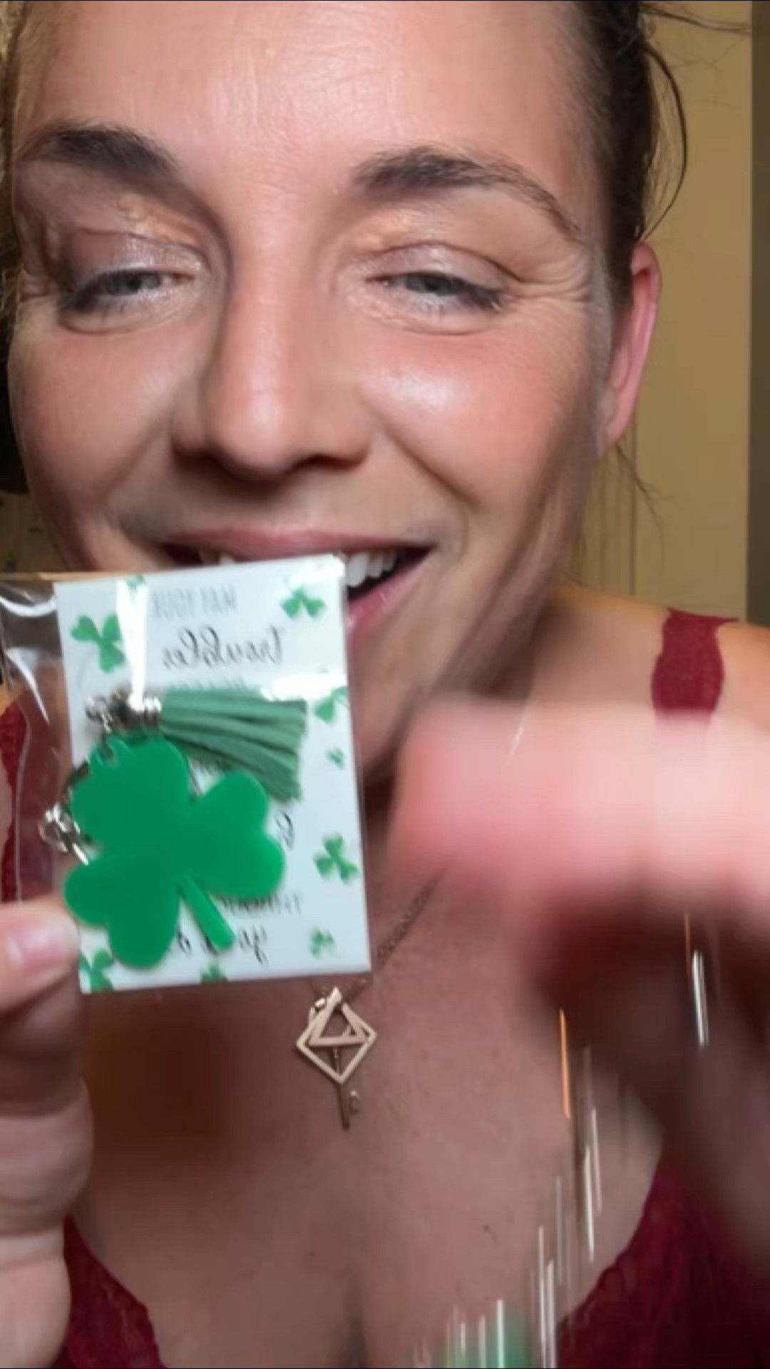 Such a cute and easy St. Patrick’s Day gift idea 🍀

This 72 pack of shamrock keychains comes with blessing cards and little gift bags included — perfect for:
• Class gifts
• Party favors
• Church events
• Office treats
• Neighborhood surprises

Budget friendly and already packaged, which makes life easier.

#StPatricksDay #GiftIdeas #SeasonalGifts #PartyFavors #ClassGifts #MarchFinds 