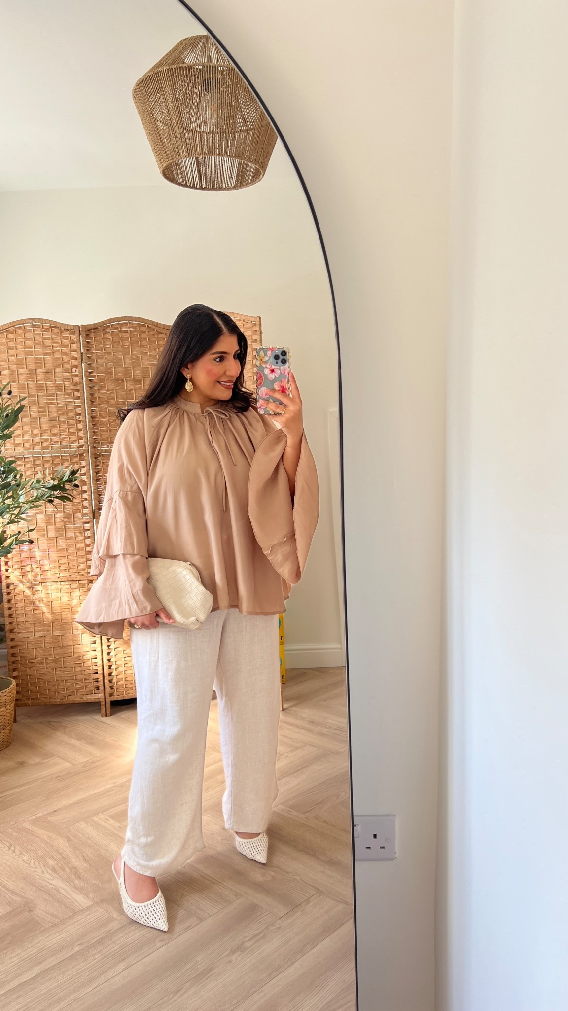 my fave linen pants on repeat 
no alteration needed 