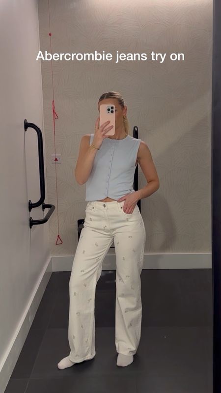 I’ve heard good things about Abercrombie denim so I wanted to try!
Links are below 
(I’m 5’4 and usually a size 6)
I wore w26 0R in the first pair 
W25 0S in the second pair 
W25 0R in the third pair 
Ws25 0R in the fourth pair 

#LTKeurope #LTKstyletip