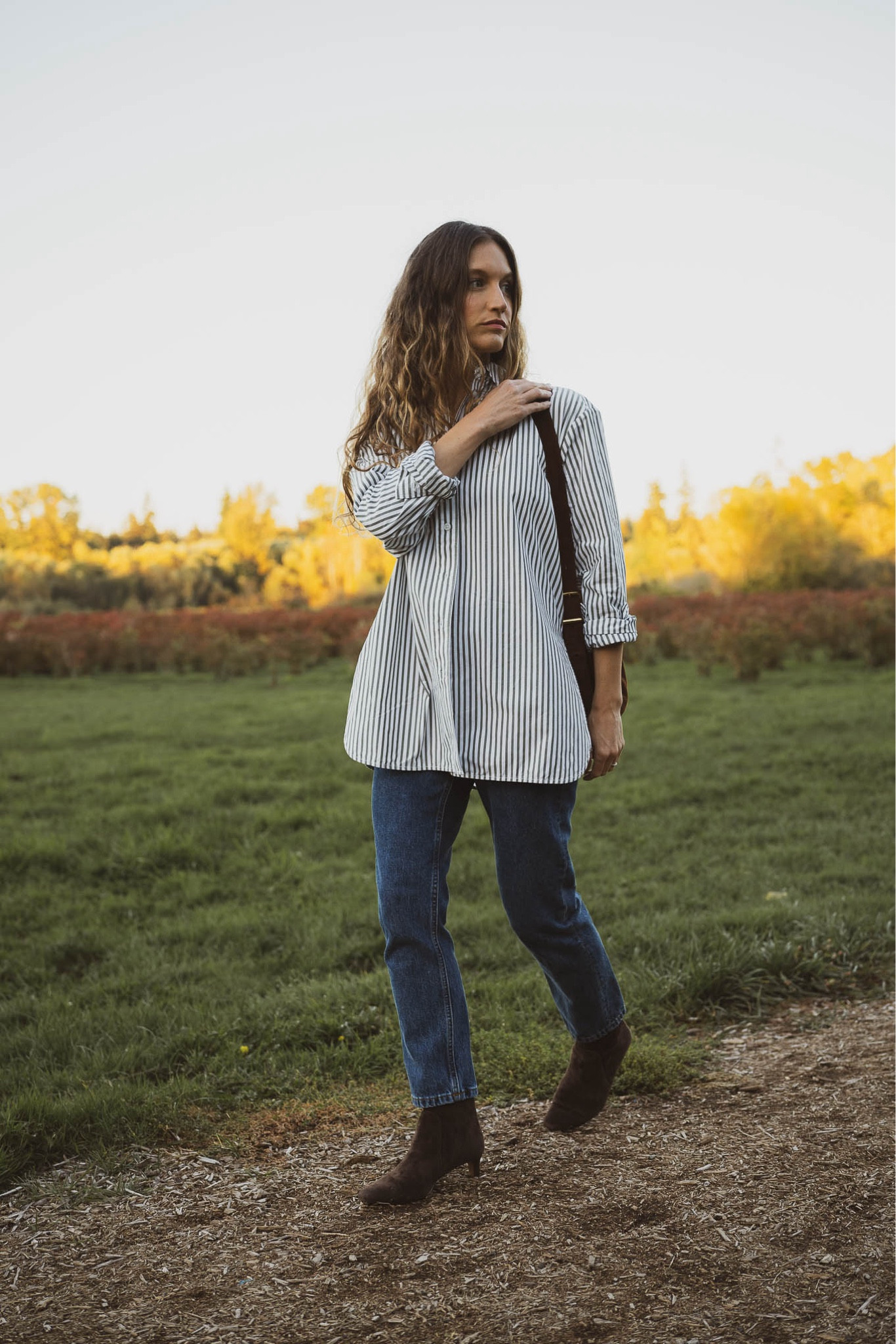 Western style but make it chic!

I’m styling some new Western inspired pieces from @everlane. Featured here is the Supima Cotton Boyfriend Shirt and 90s Cheeky Jean in the Deep Atlantic wash. This oversized button down has side slits to give it movement and flow. I love the way it looks paired with slim cut jeans. 

#everlane #ad

#LTKSeasonal #LTKOver40 #LTKStyleTip