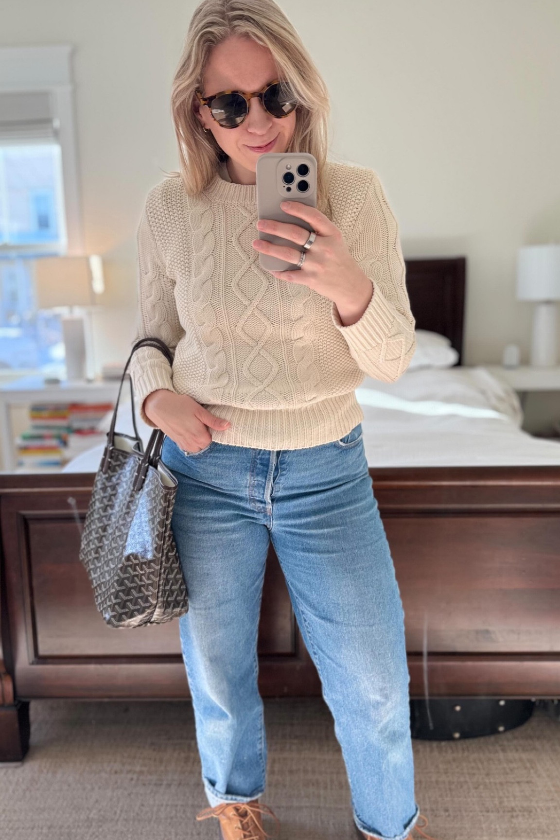 my clothes hoarding from high school is paying off! 

Sweater: vintage @jcrew 
Jeans: @levis 
Boots: vintage @llbean 

#everydaystyle #ootd #newenglandliving #momstyle