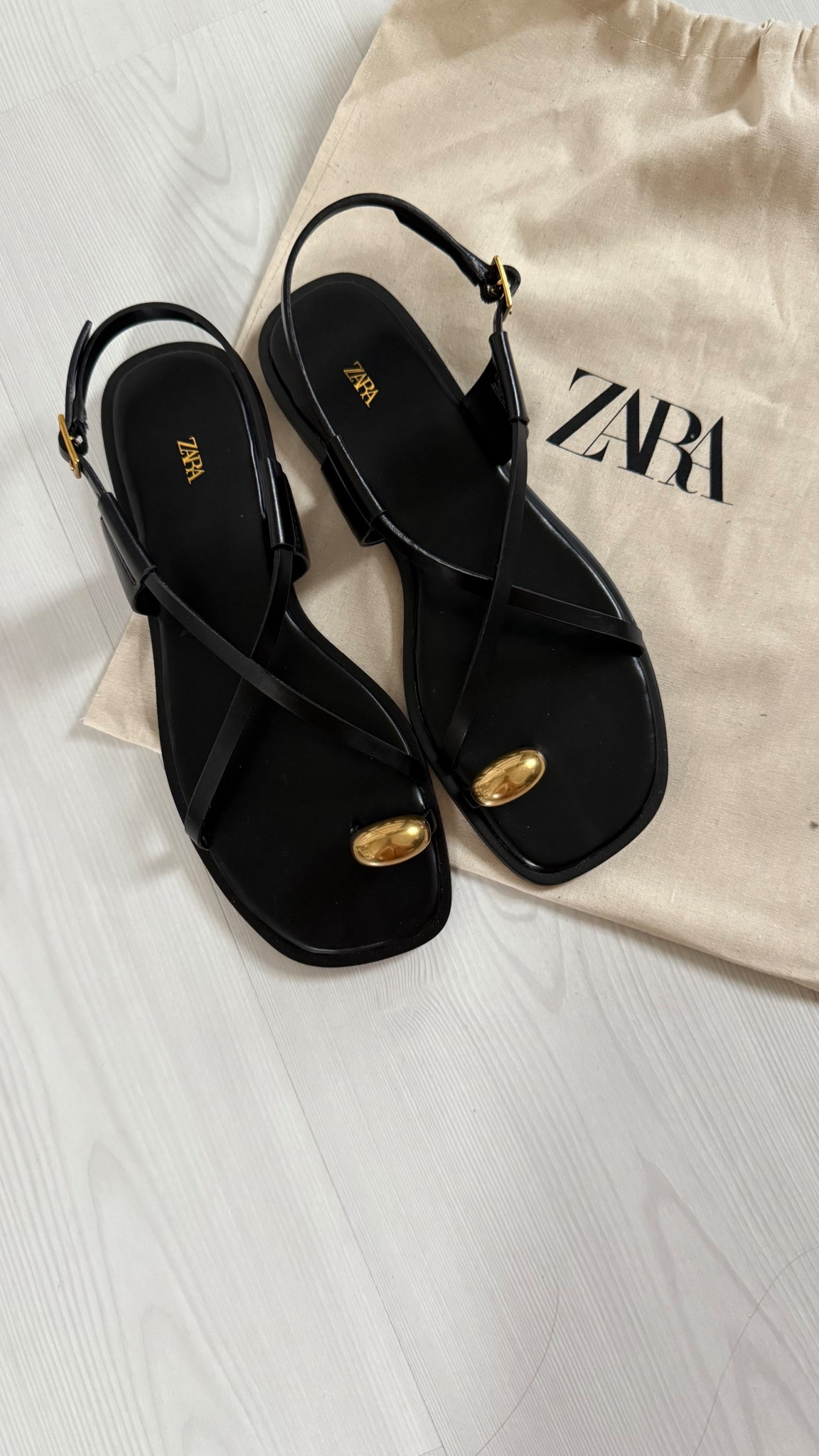 New In! Cutest Sandals from Zara 🖤✨

Ref: 1610/310

#LTKdeutschland #LTKshoes #LTKsummer