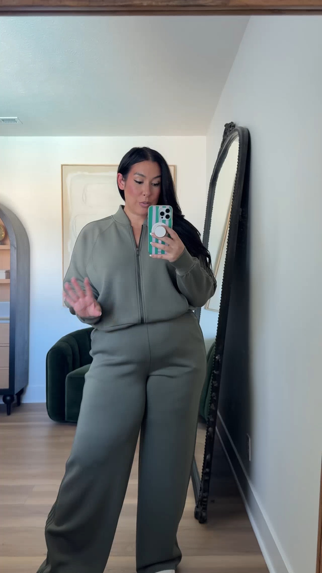 If you prefer a two piece set, this is the travel outfit for you! It's so good and the color is everything for fall! Use code BONNIEXSPANX to save $$

Wearing XL

spanx, spanx outfit, travel outfit, mid size travel outfit, mid size ootd, fall outfit ideas

#LTKootd #LTKMidsize