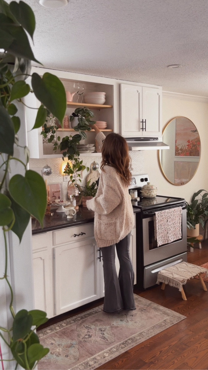 first coffee, then we water the plants ☕🌿
 
 
 
 
#plantlover #cozyhome #homedecorideas #kitchendesign #homeinspo