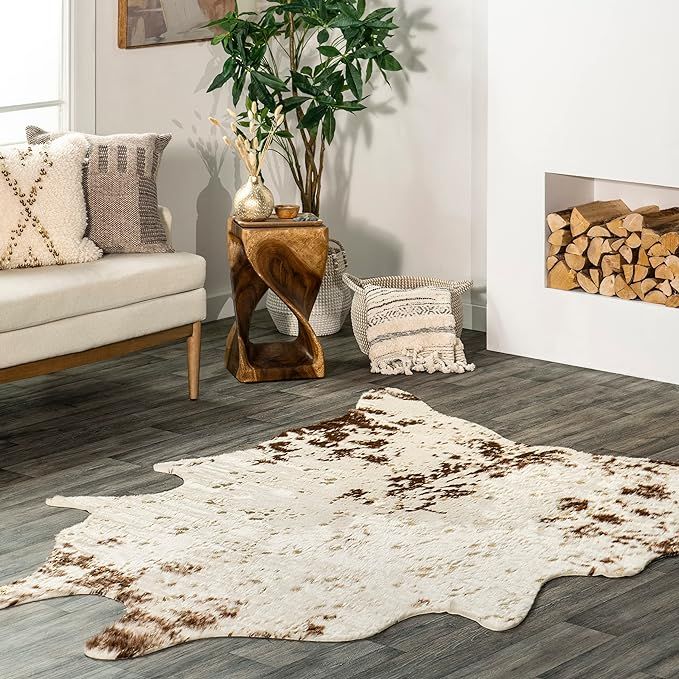 nuLOOM Iraida Contemporary Faux Cowhide Area Rug, Shaped 6x8, Brown | Amazon (US)