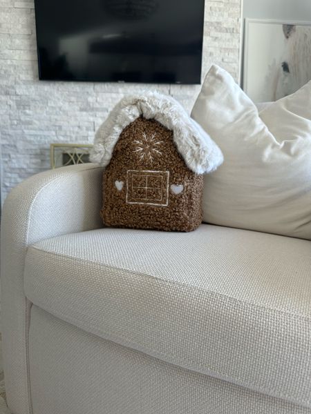 pottery barn gingerbread house pillow

#LTKHoliday #LTKhome #LTKSeasonal