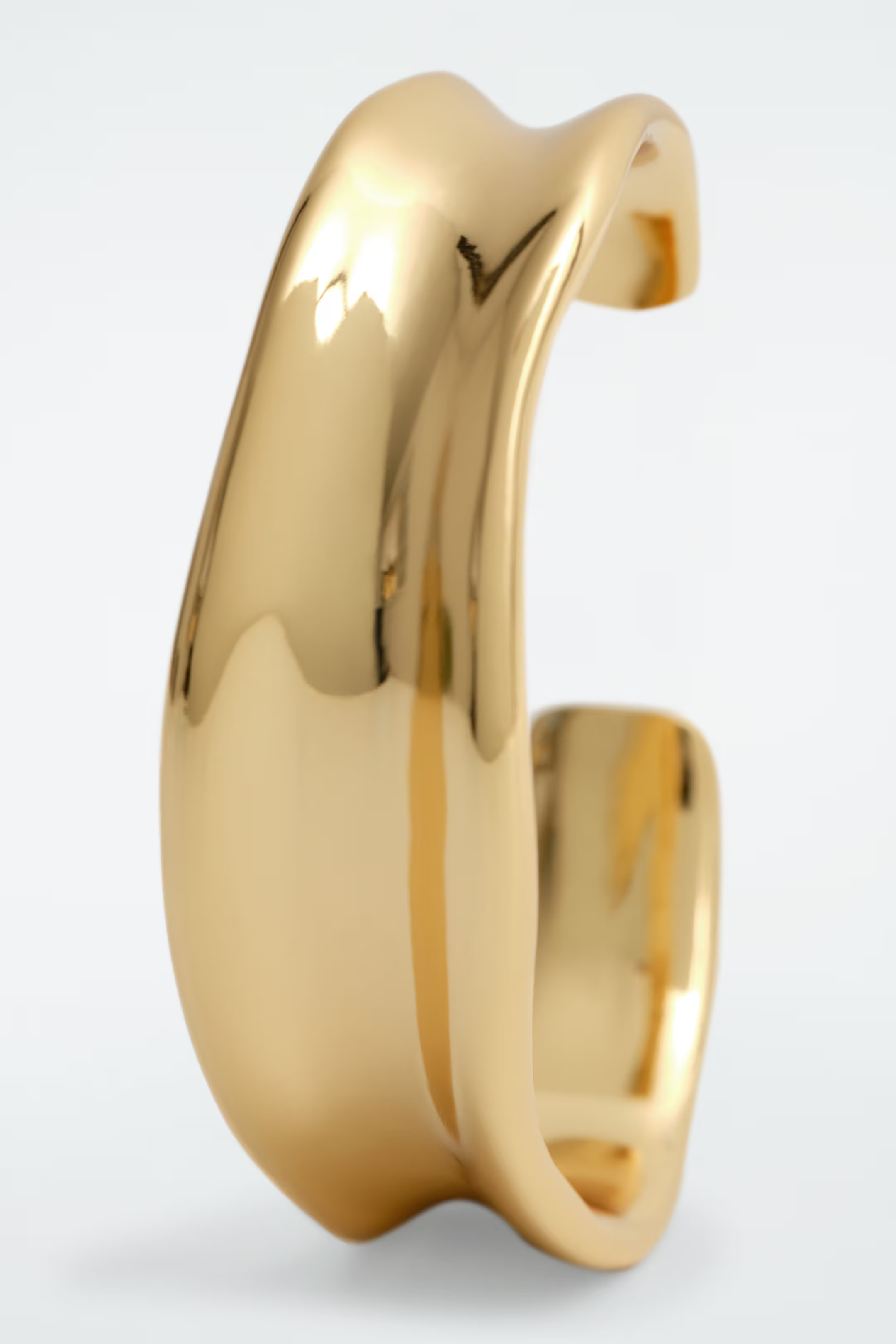 SLIM SCULPTED CUFF - GOLD | COS UK