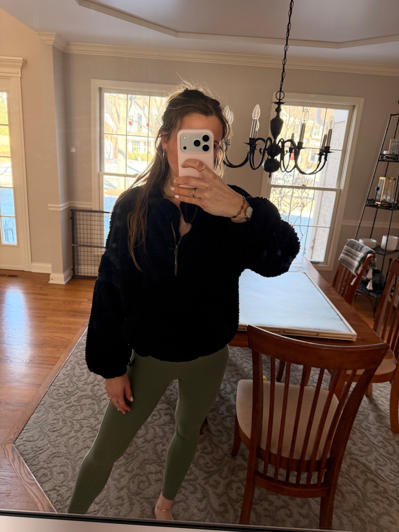 casual pregnant ootd 

#pregnantoutfit #aritzia #fpmovement 