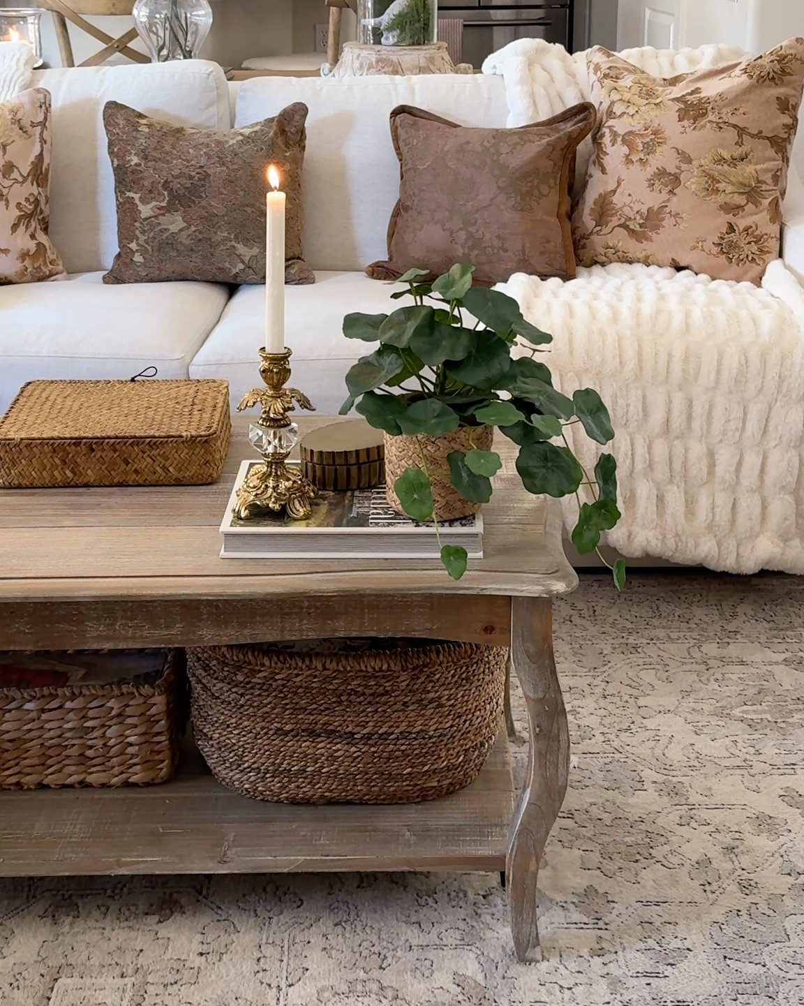 I searched eBay to find some Vintage Syroco, Hollywood Regency gold & crystal candle holders and candelabras, like the ones I have in my home. 

Each of these items is a  unique, vintage piece.

Vintage, antique


#LTKFindsUnder100 #LTKHome