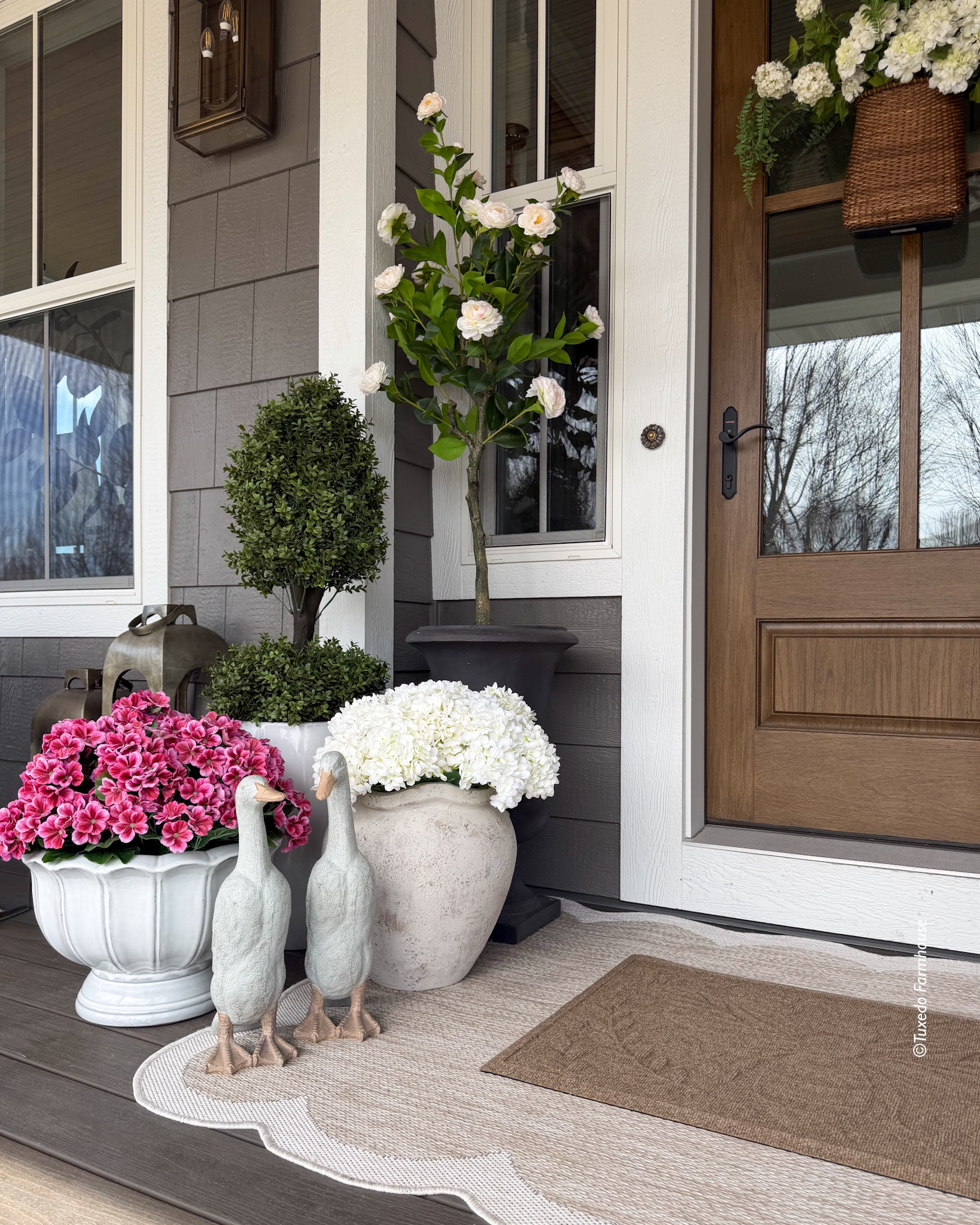 Geese or bunnies? They’re both a fun way to add summer whimsy to your porch or gardens. Check out my new outdoor rug as well. It’s so pretty! On sale on @Wayfair and lots of sizes. 

#ad
#wishyouwerehere #outdoor
#wayfair #wayfairpartner

#LTKSeasonal #LTKSaleAlert #LTKHome