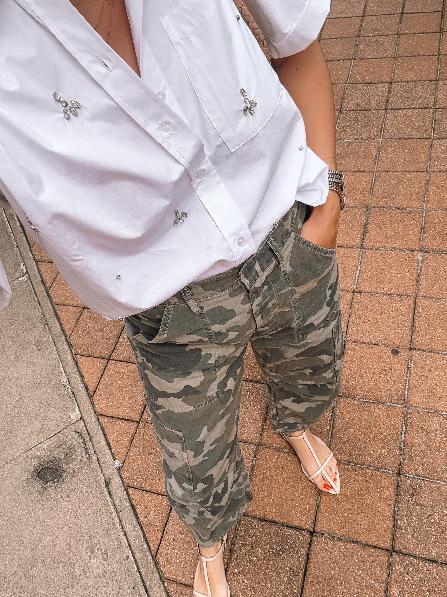 Size down at least 1 in pants // Size 27 in pants. Shirt is a M runs TTS 