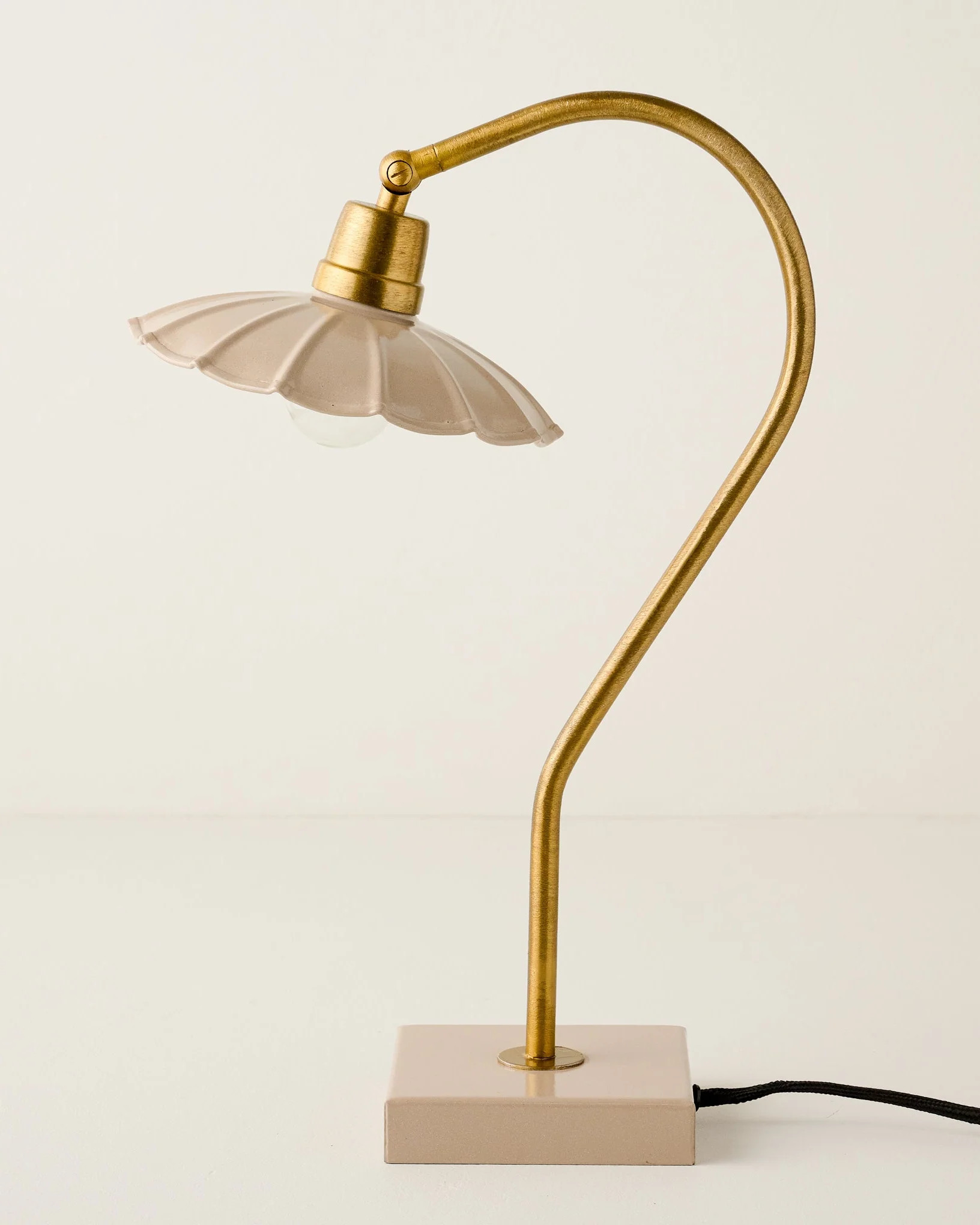 Lulu Enamel Petal Lamp | Magnolia
